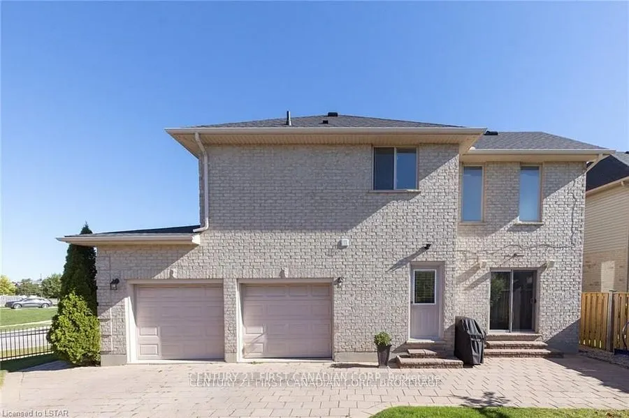 2016 Beaverbrook Avenue