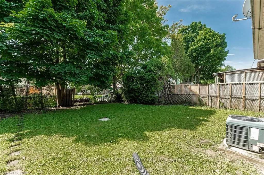 105 Kipling Avenue E