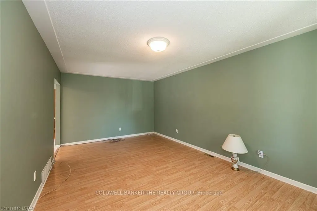 105 Kipling Avenue E