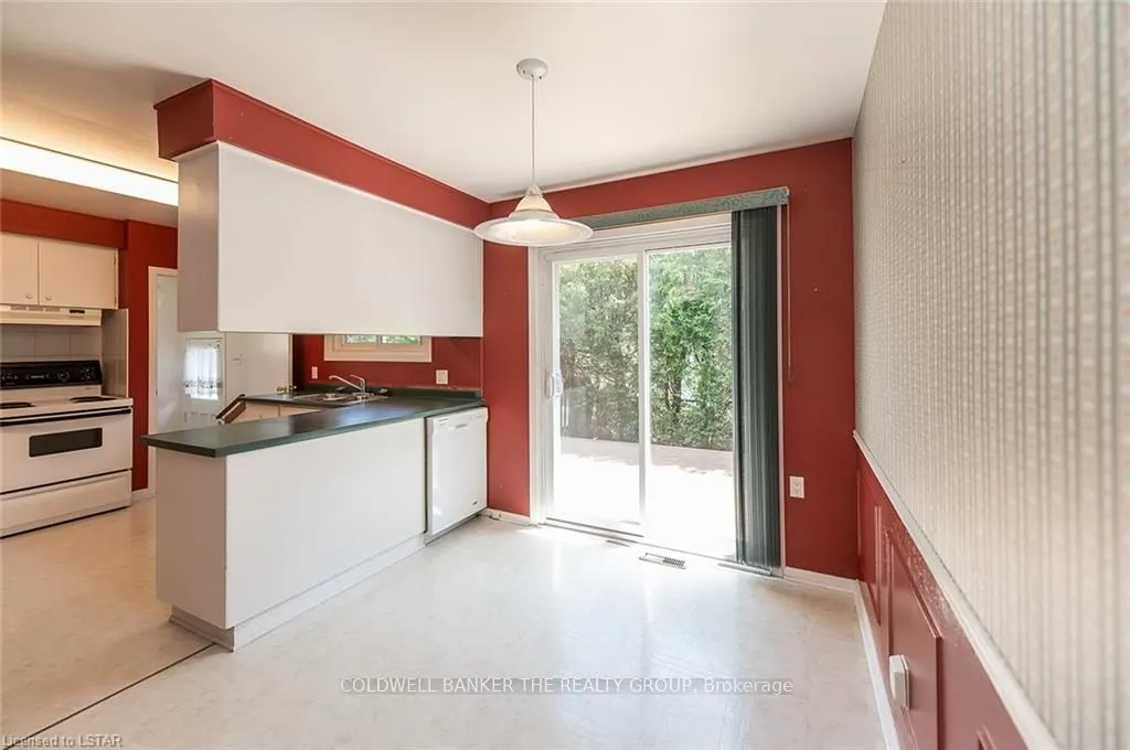 105 Kipling Avenue E