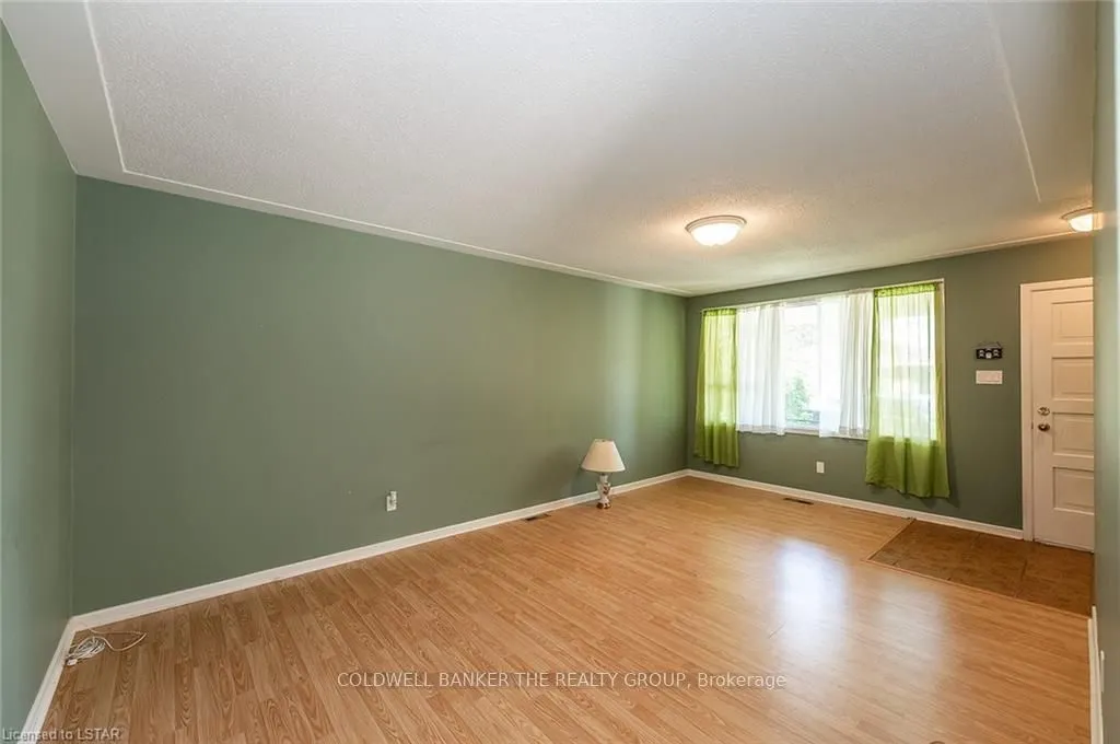105 Kipling Avenue E