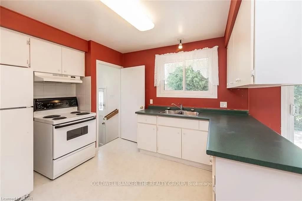 105 Kipling Avenue E