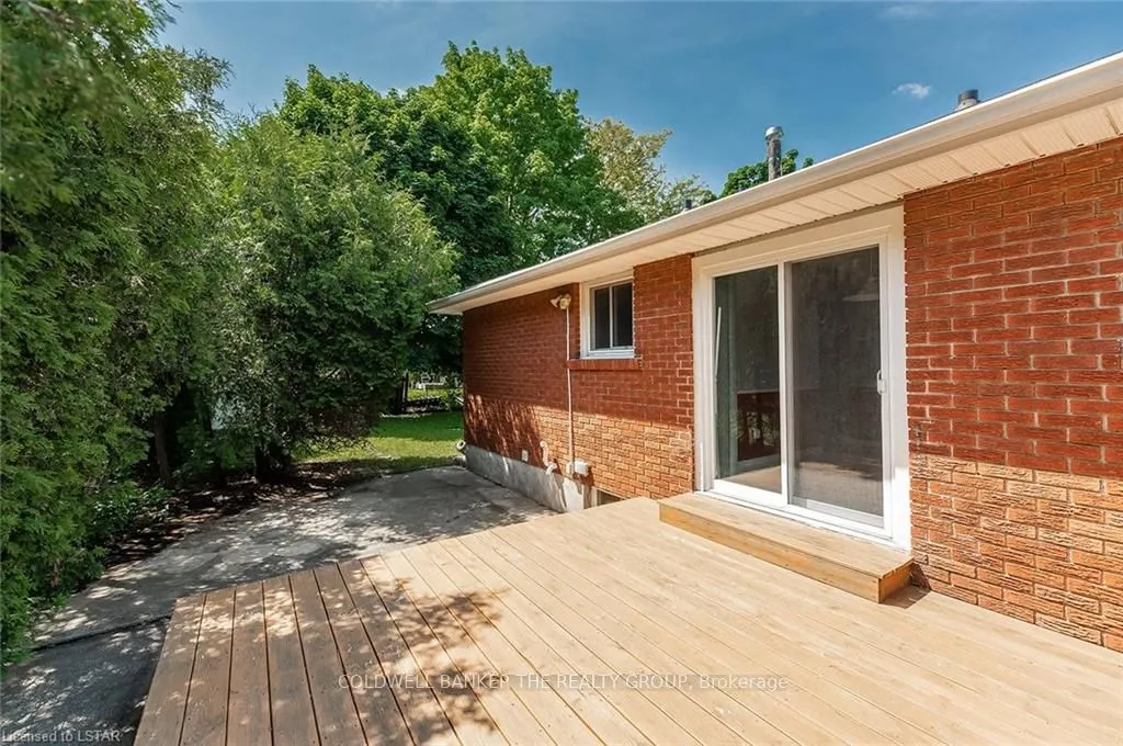 105 Kipling Avenue E