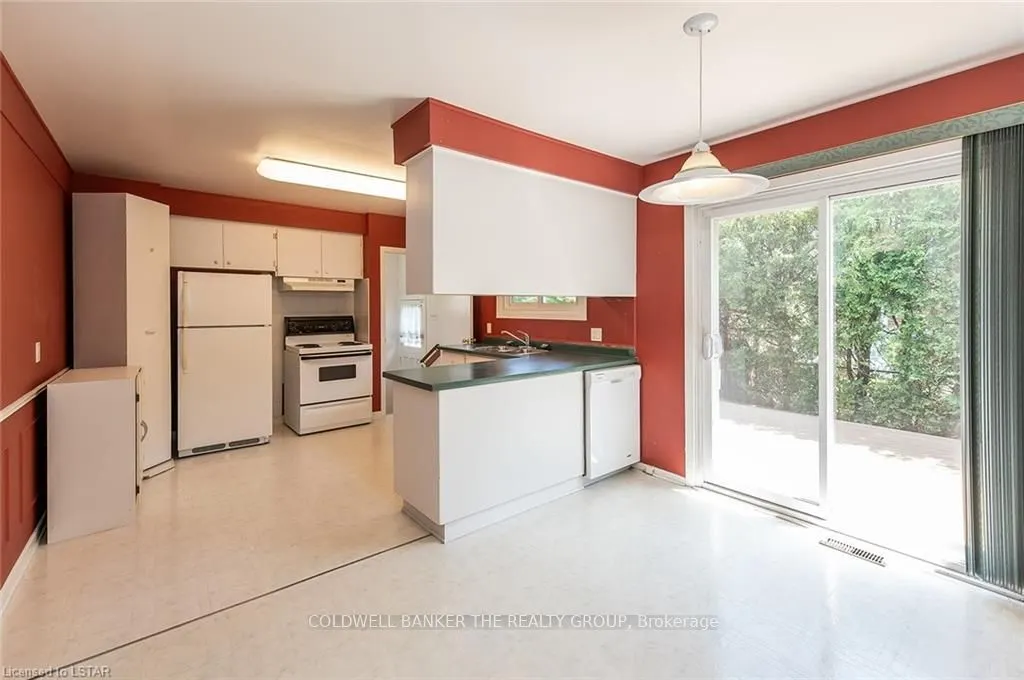 105 Kipling Avenue E
