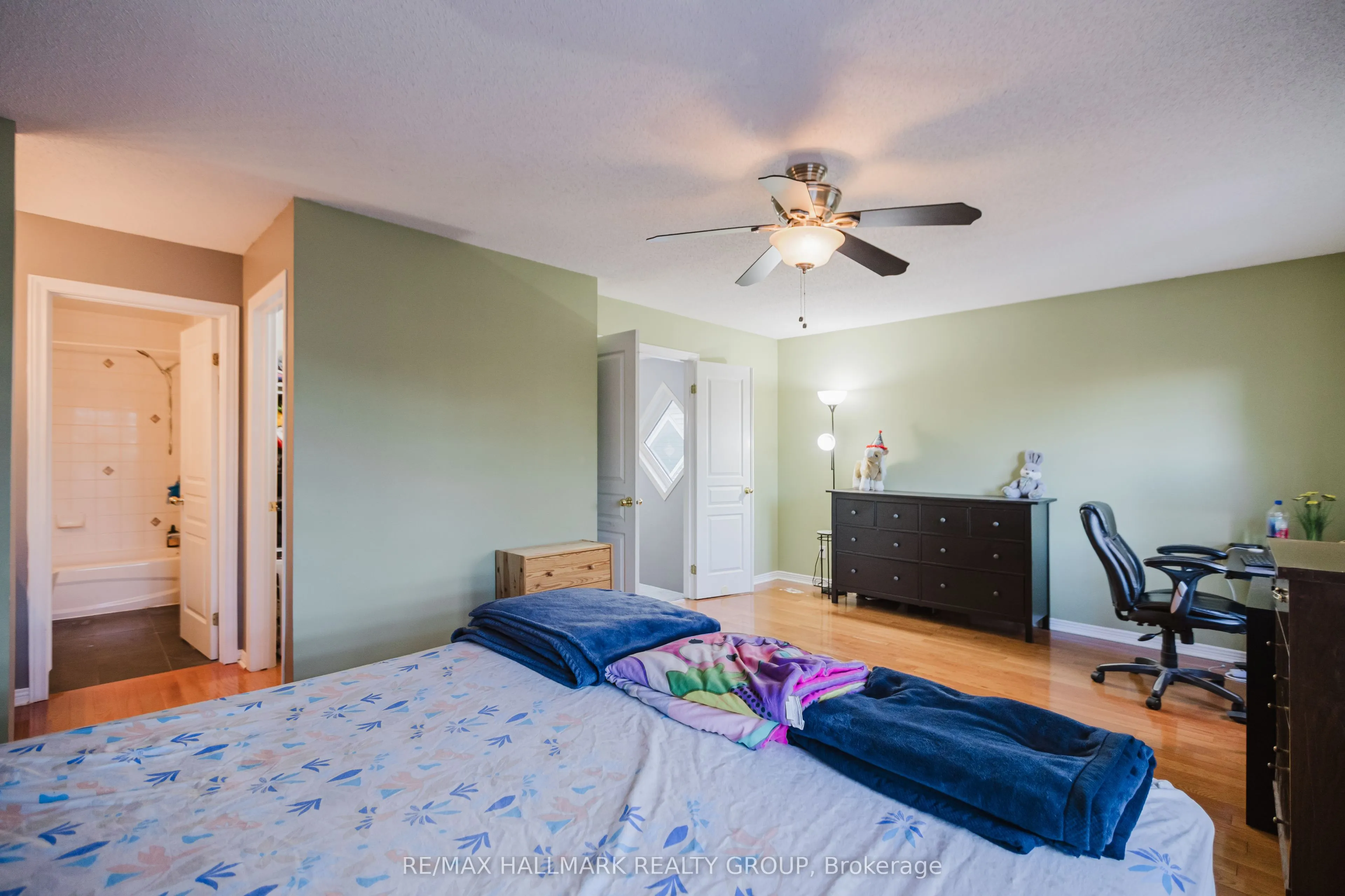 584 Wild Shore Crescent