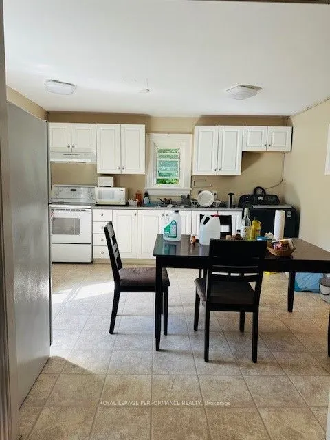 31-35 Fourth Street E