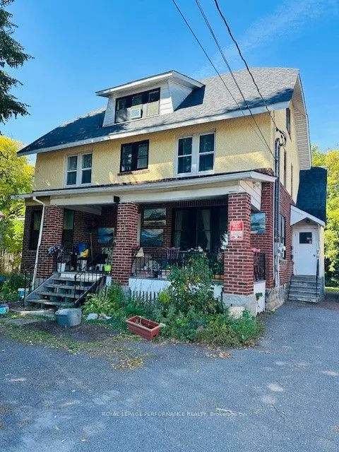 31-35 Fourth Street E