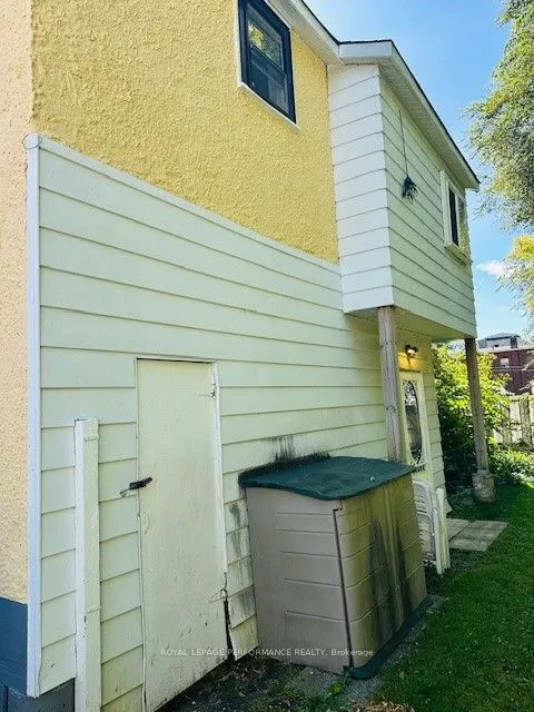 31-35 Fourth Street E