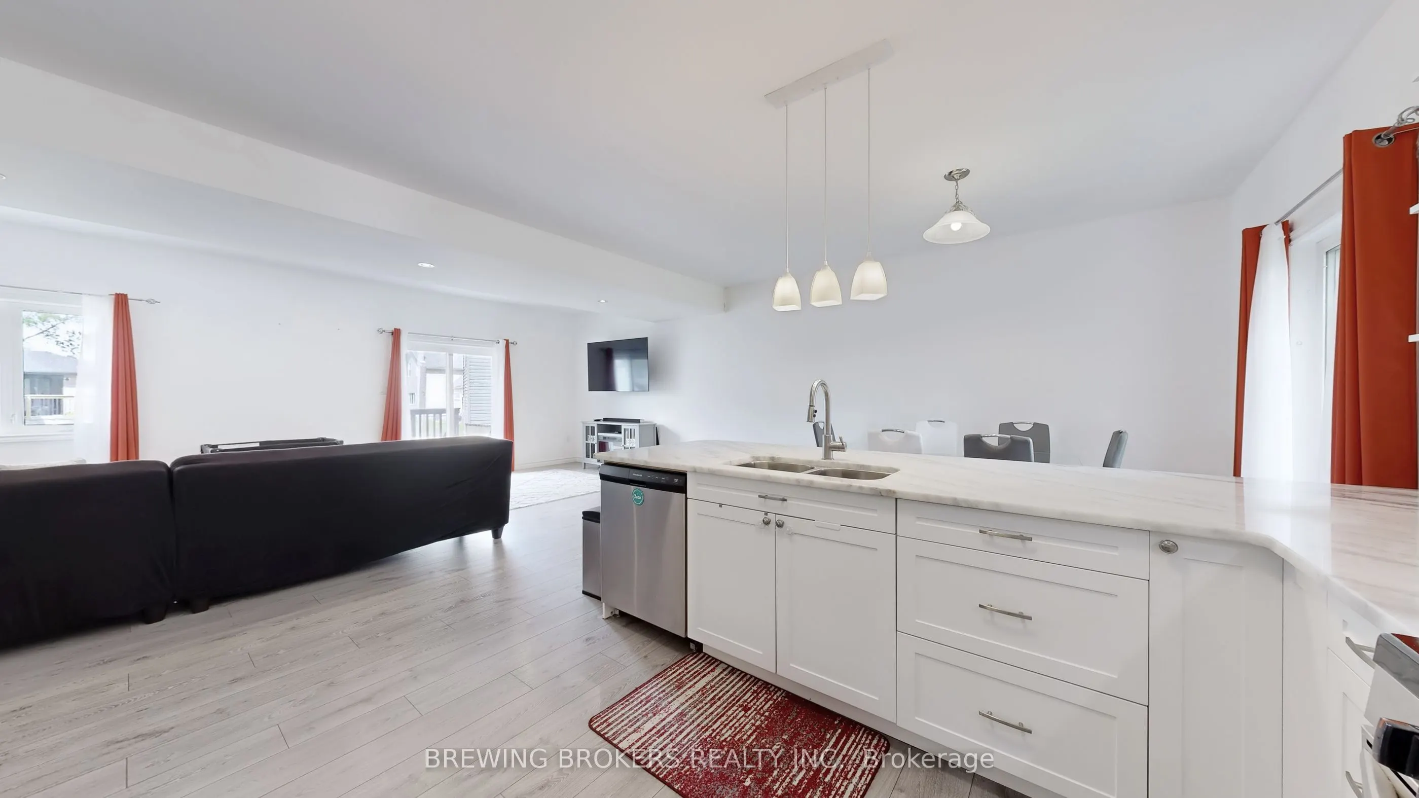 120 Gold Street W