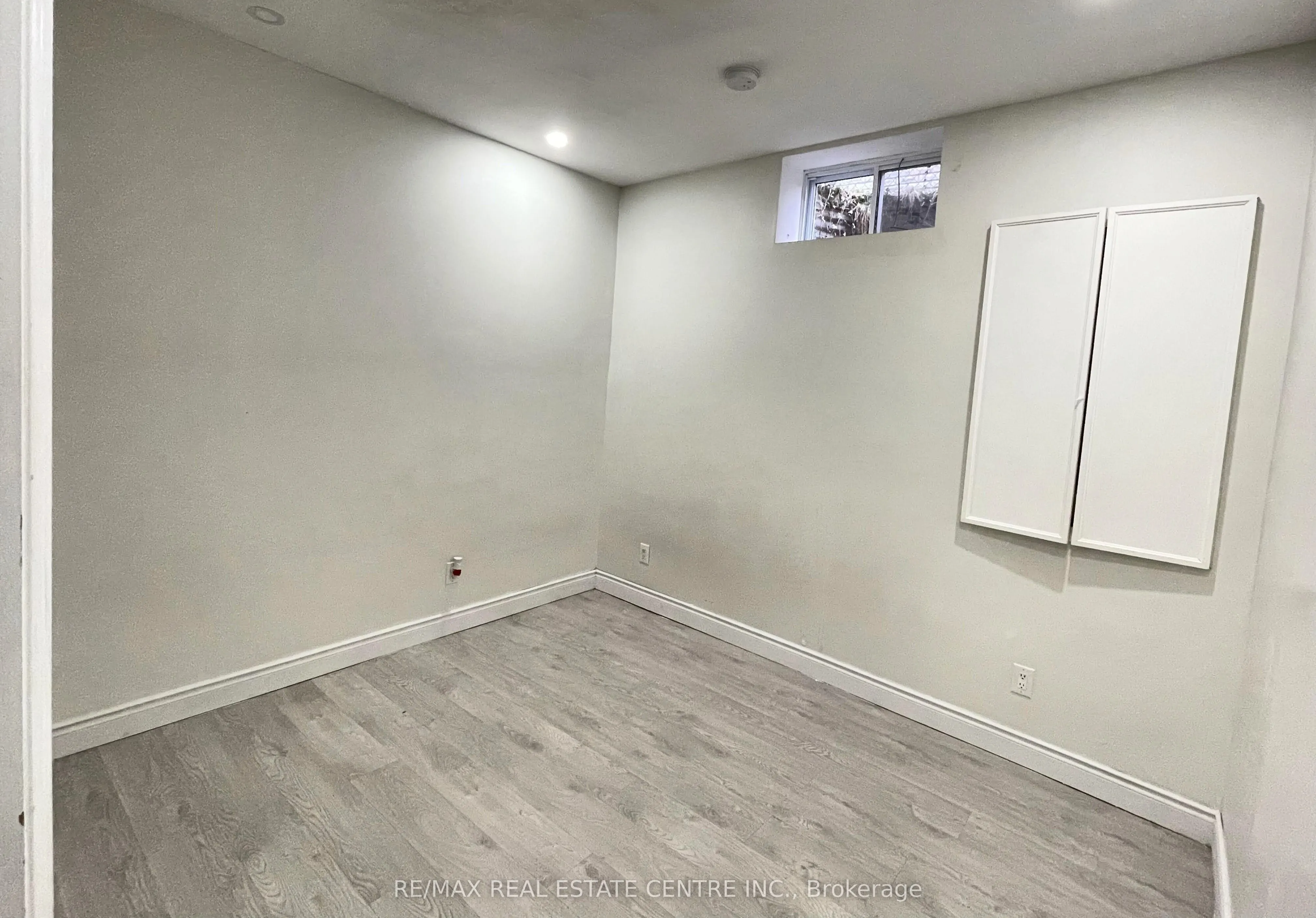 5866 Valley Way, #LEGAL BASEMENT