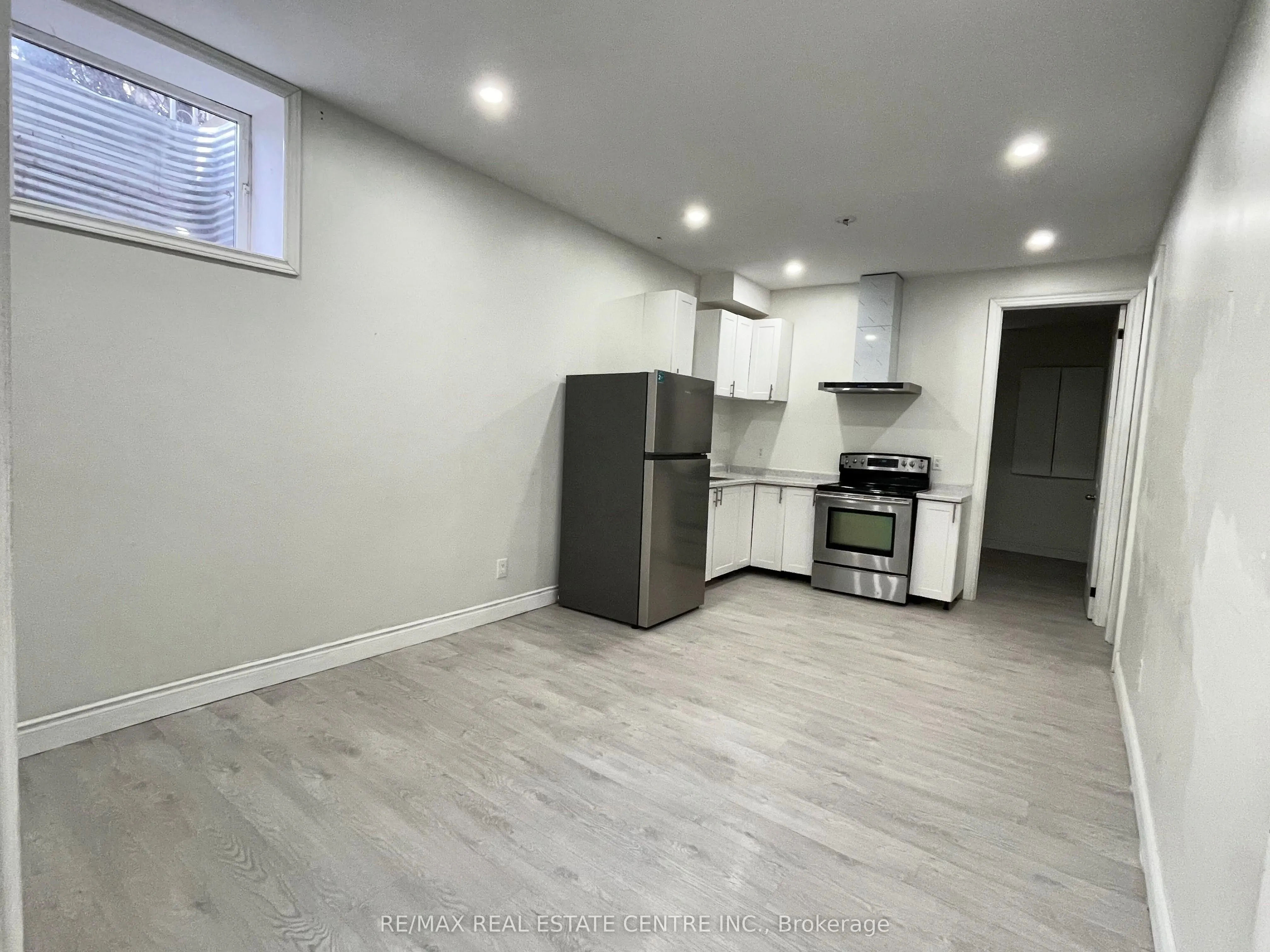5866 Valley Way, #LEGAL BASEMENT