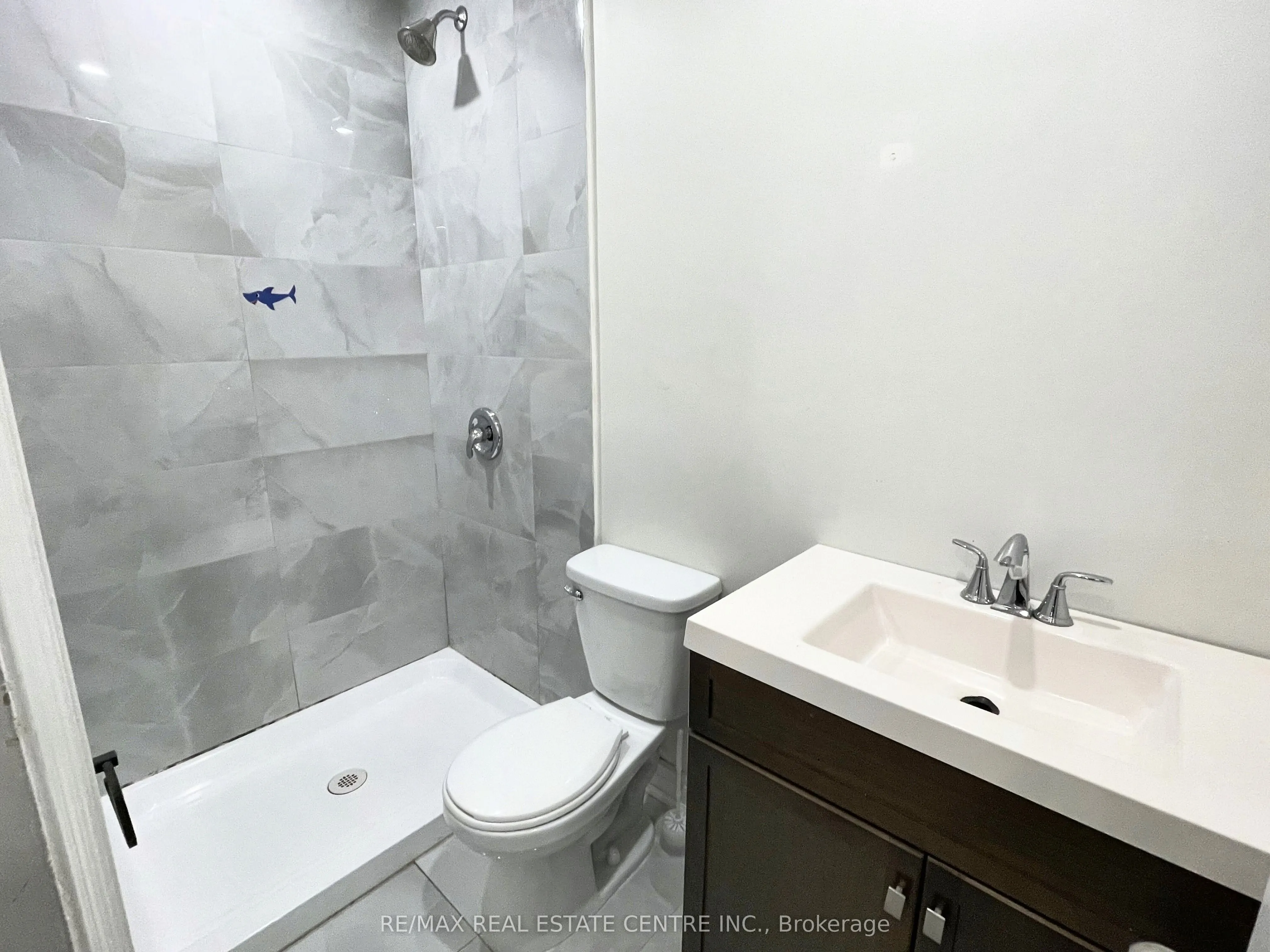 5866 Valley Way, #LEGAL BASEMENT