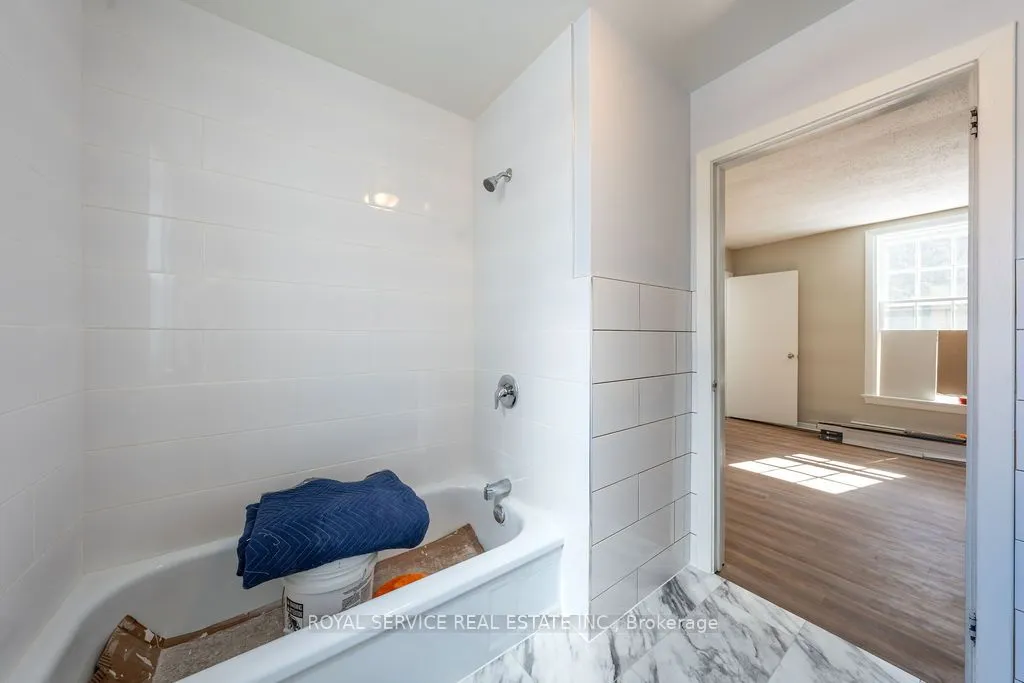 33 Brook Road S, #3