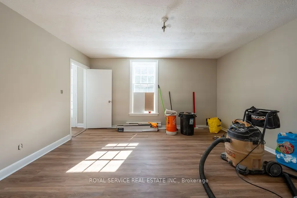 33 Brook Road S, #3