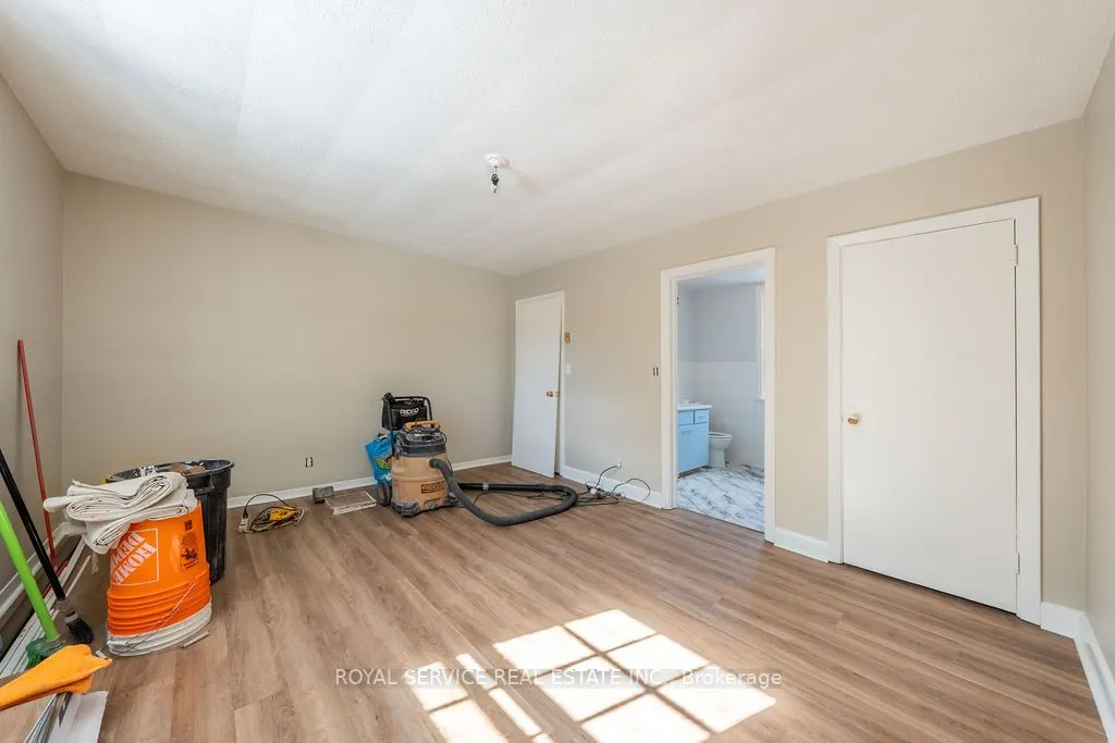 33 Brook Road S, #3