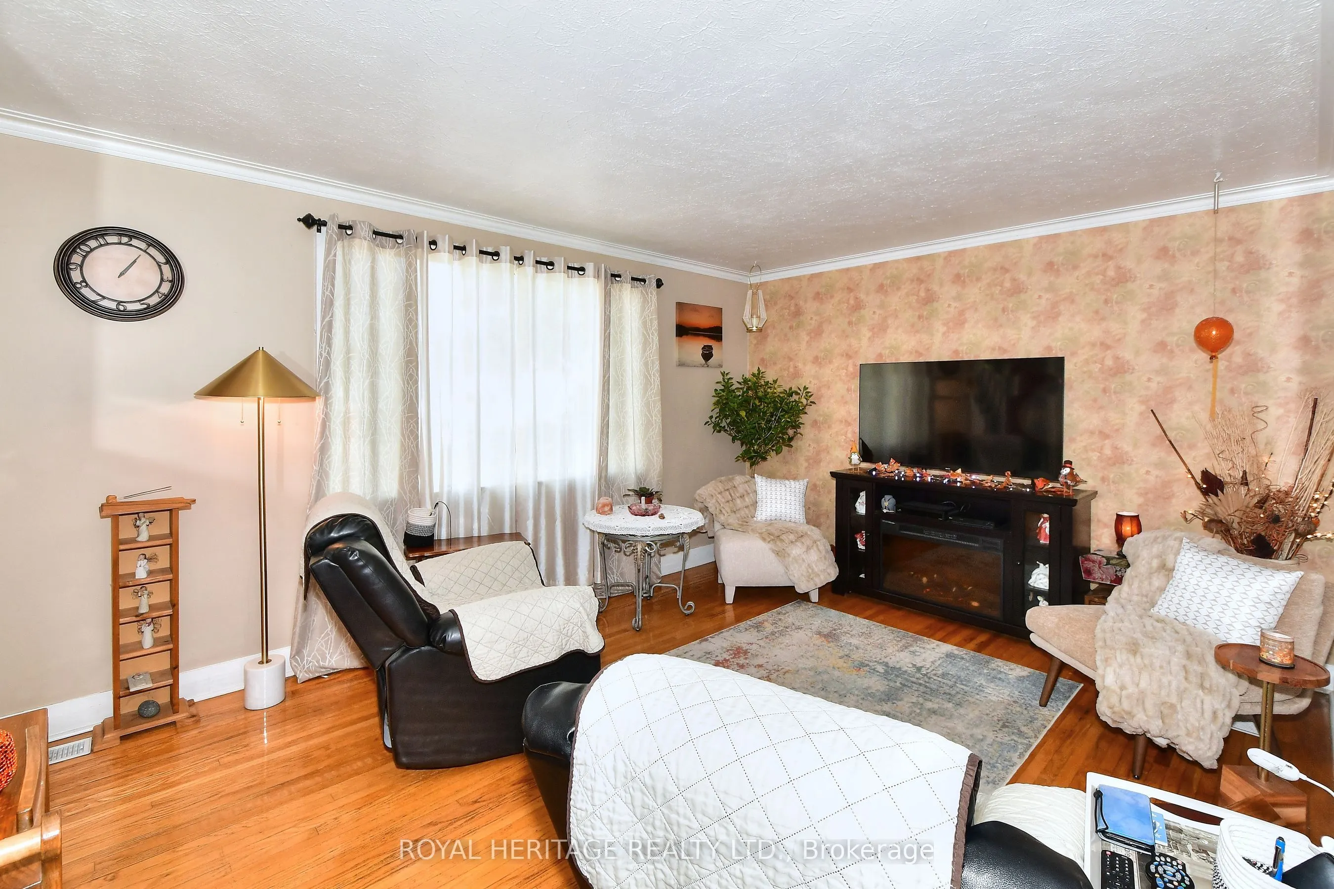 245 King George Street E