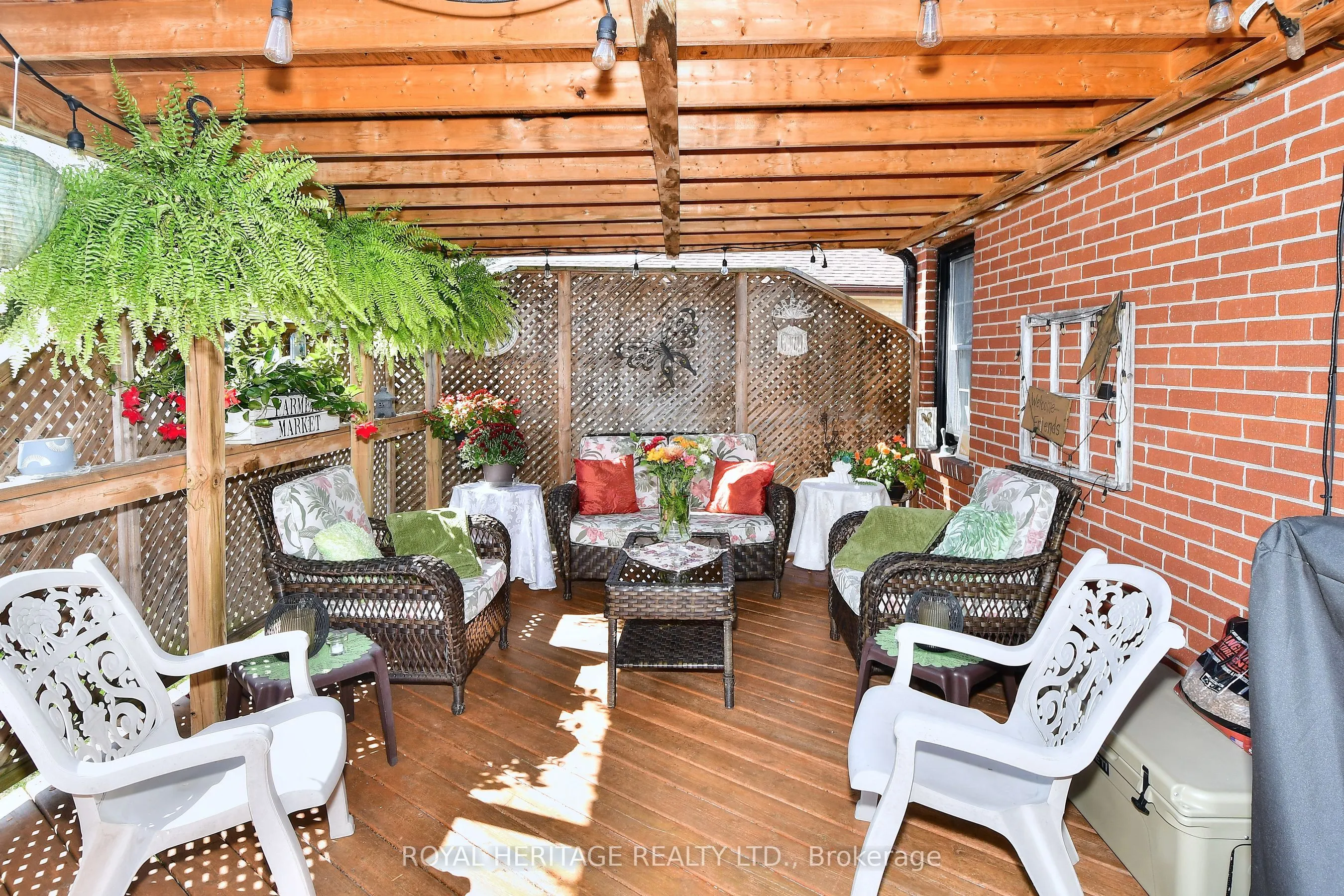 245 King George Street E