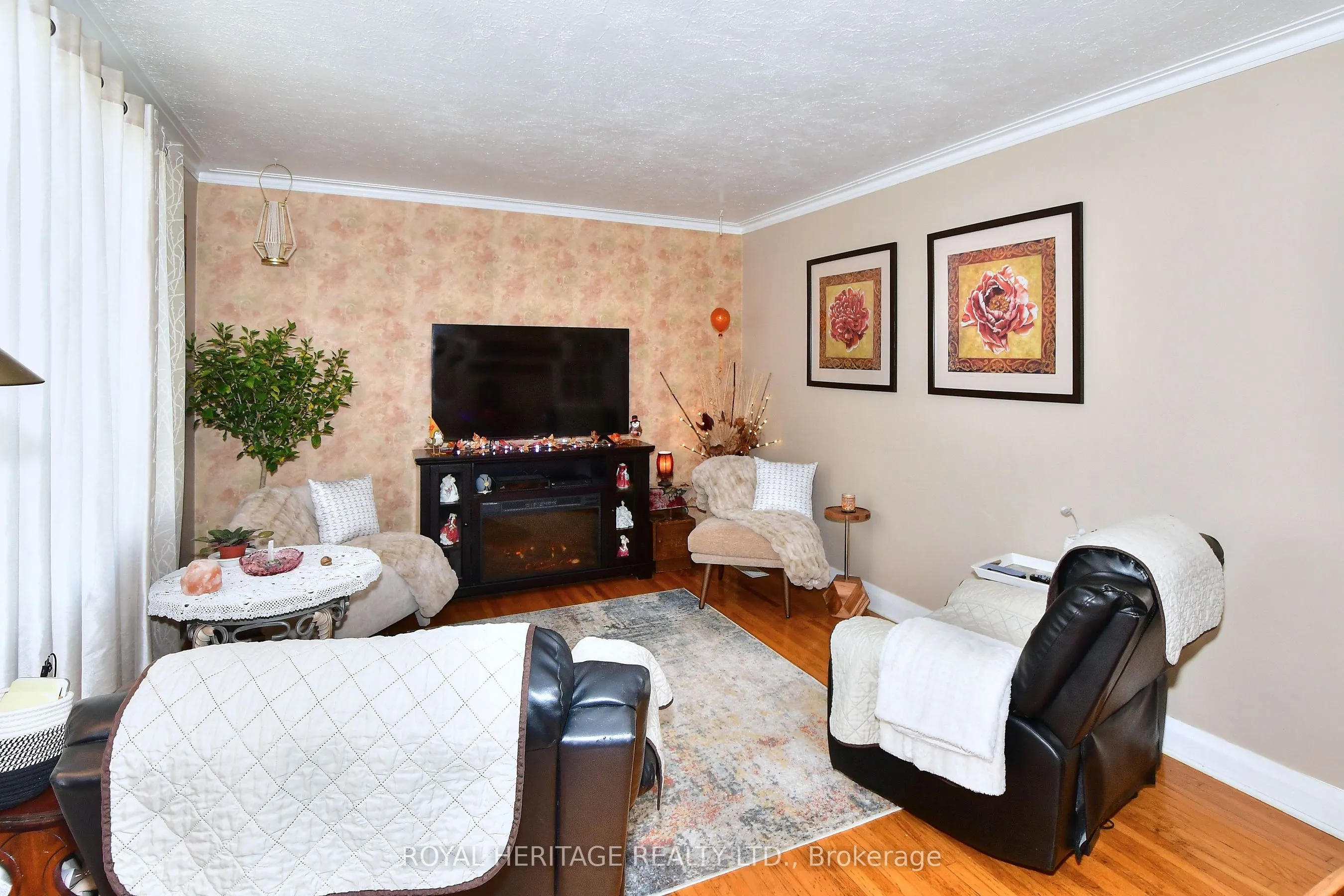 245 King George Street E