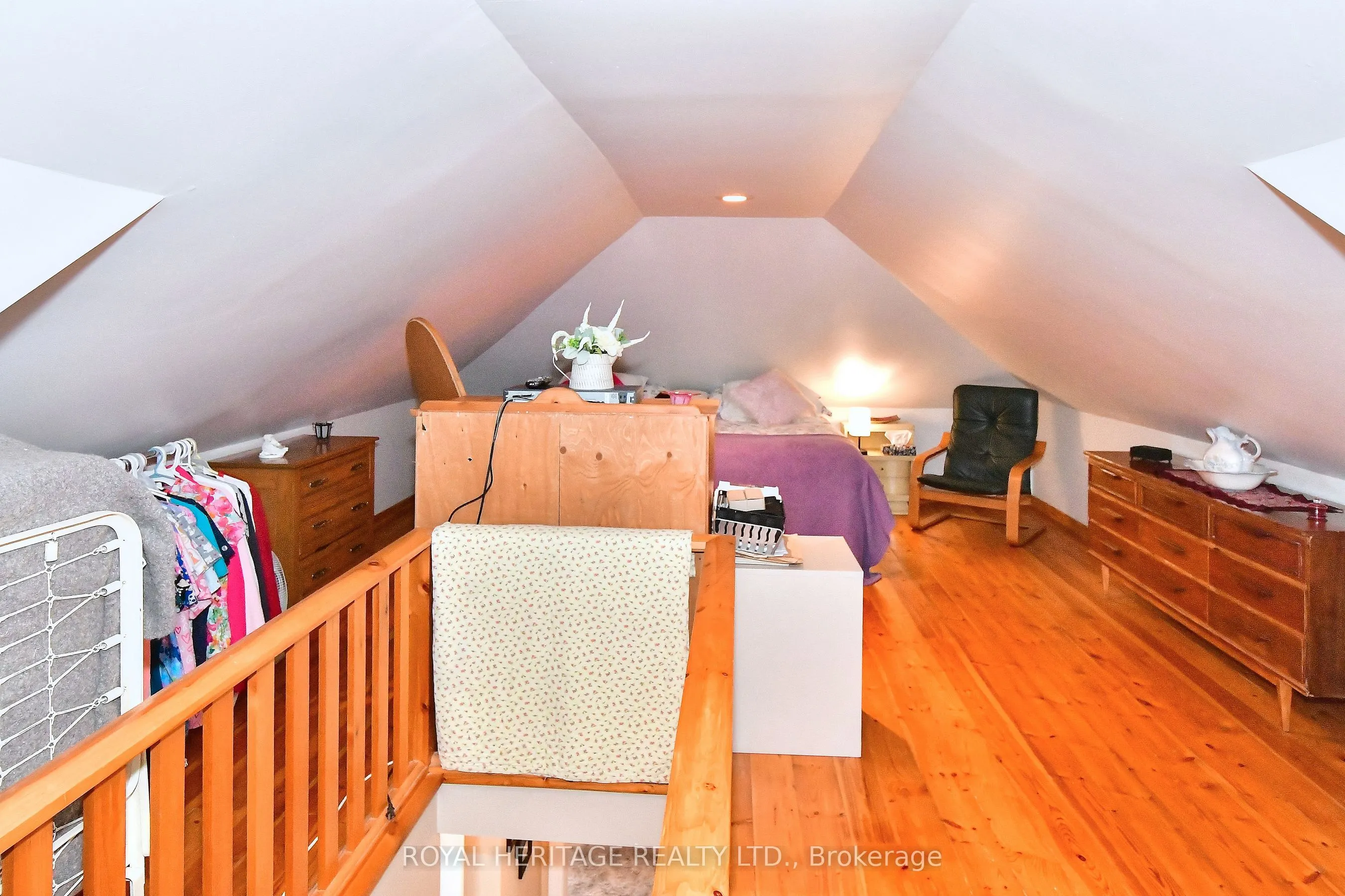 245 King George Street E