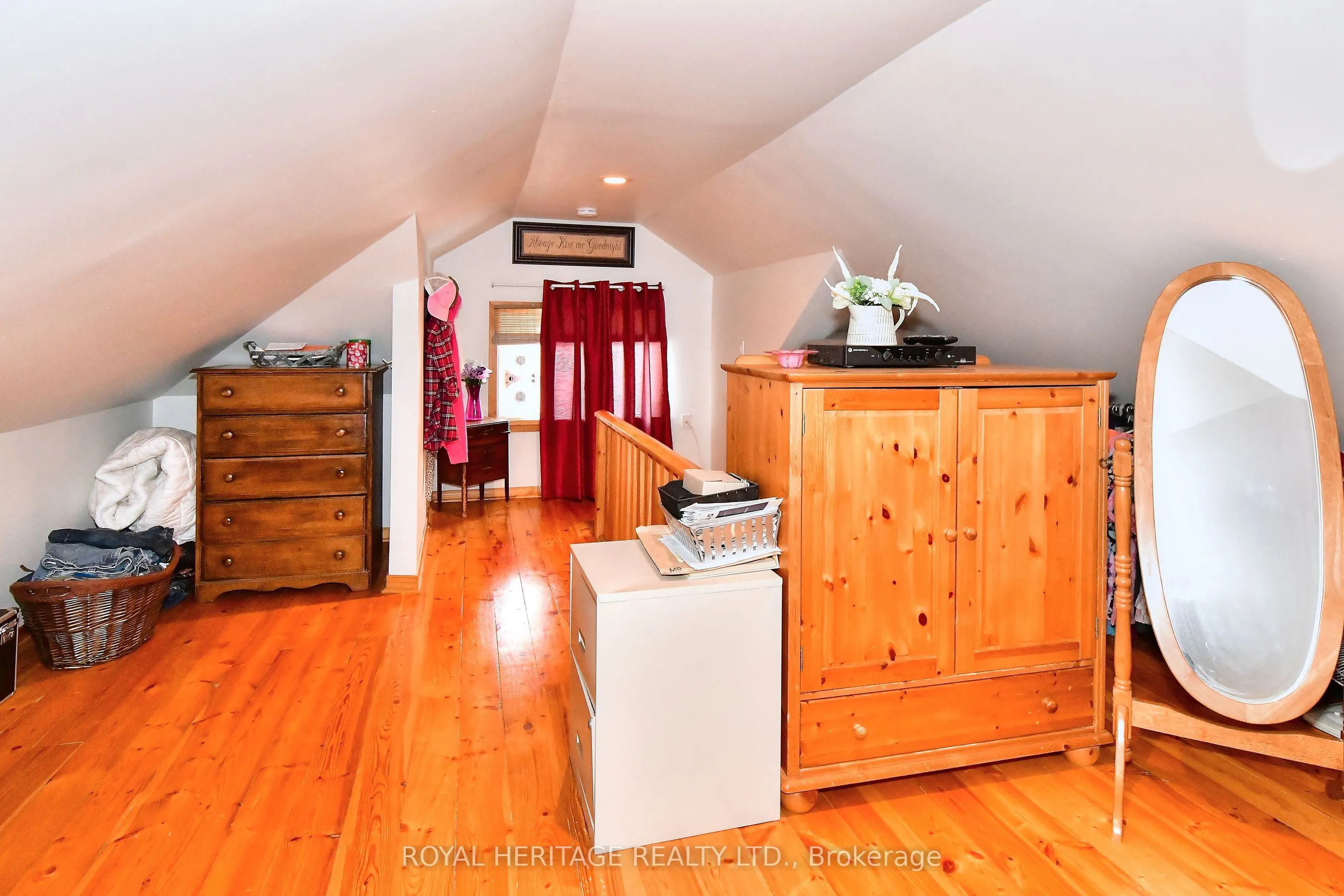 245 King George Street E