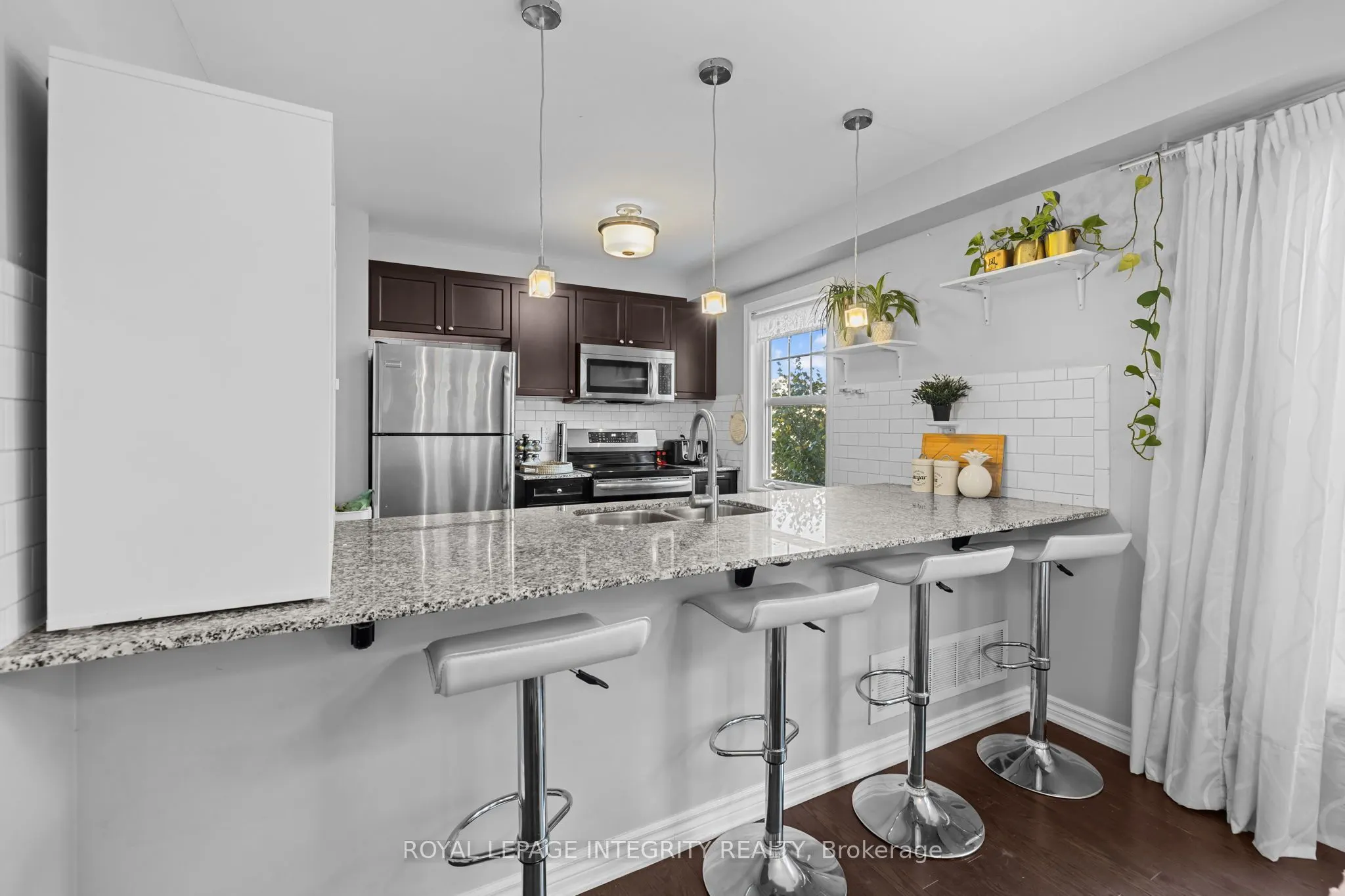 211 Bensinger Way