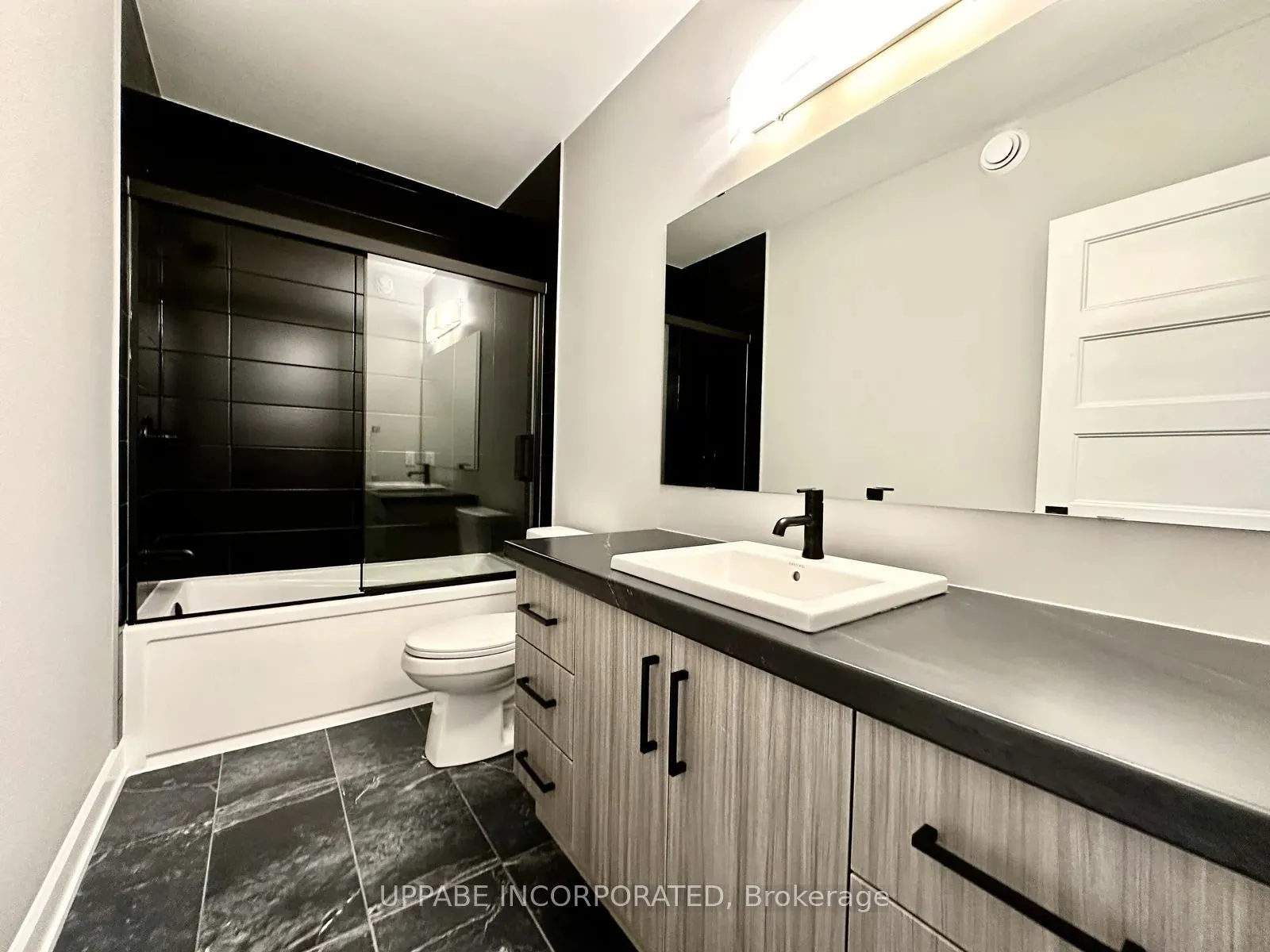 904 Chablis Crescent, #Unit A