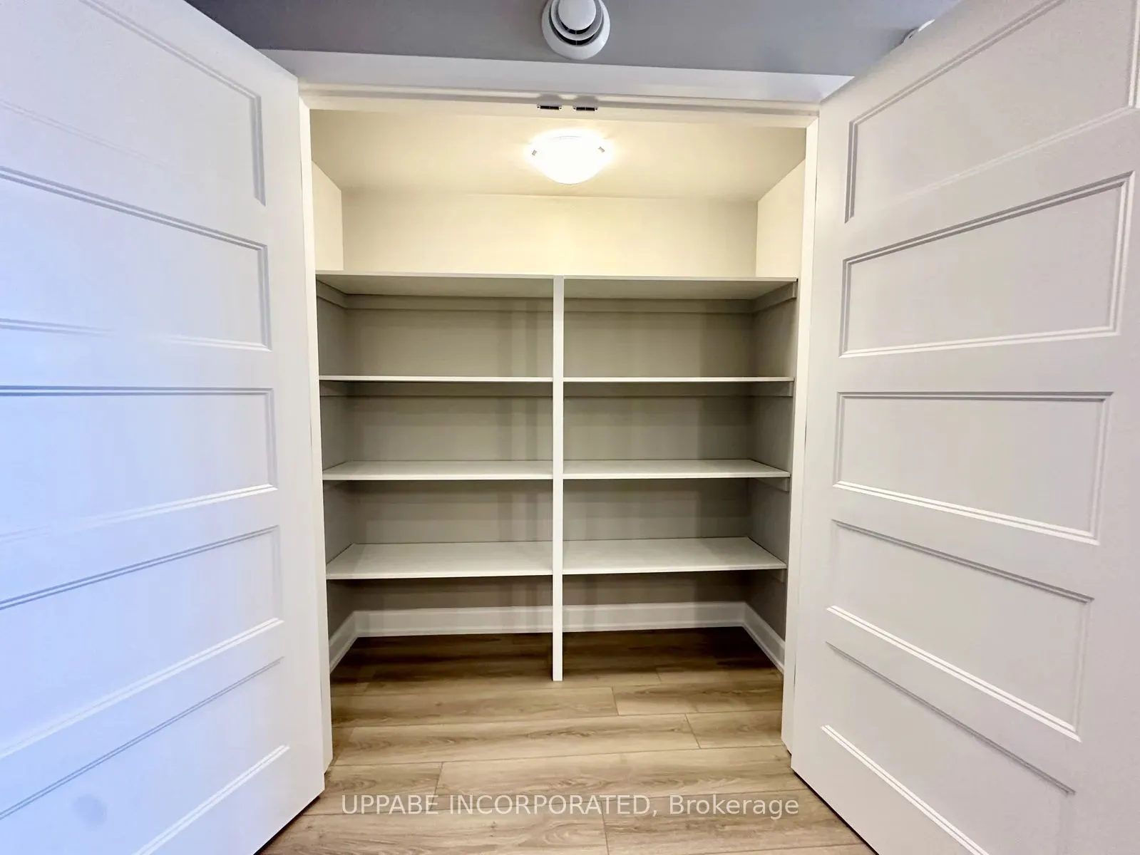 904 Chablis Crescent, #Unit A