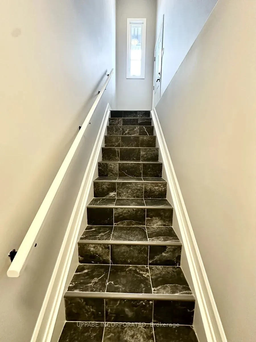 904 Chablis Crescent, #Unit A