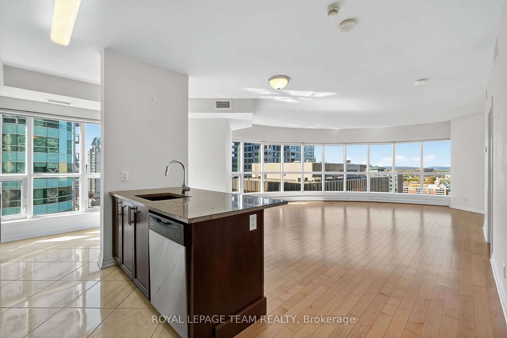 242 Rideau Street, #1601