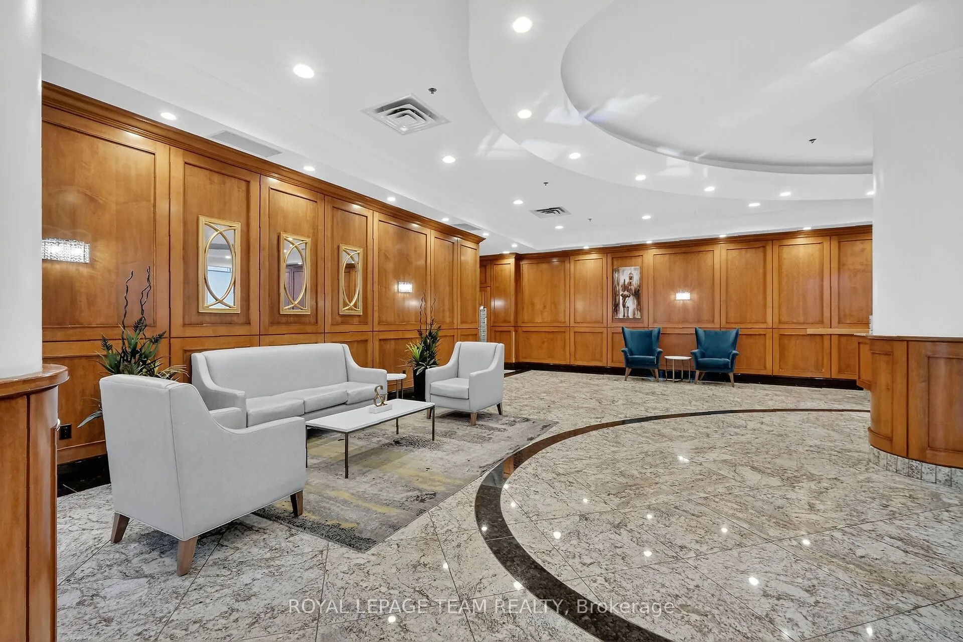 242 Rideau Street, #1601