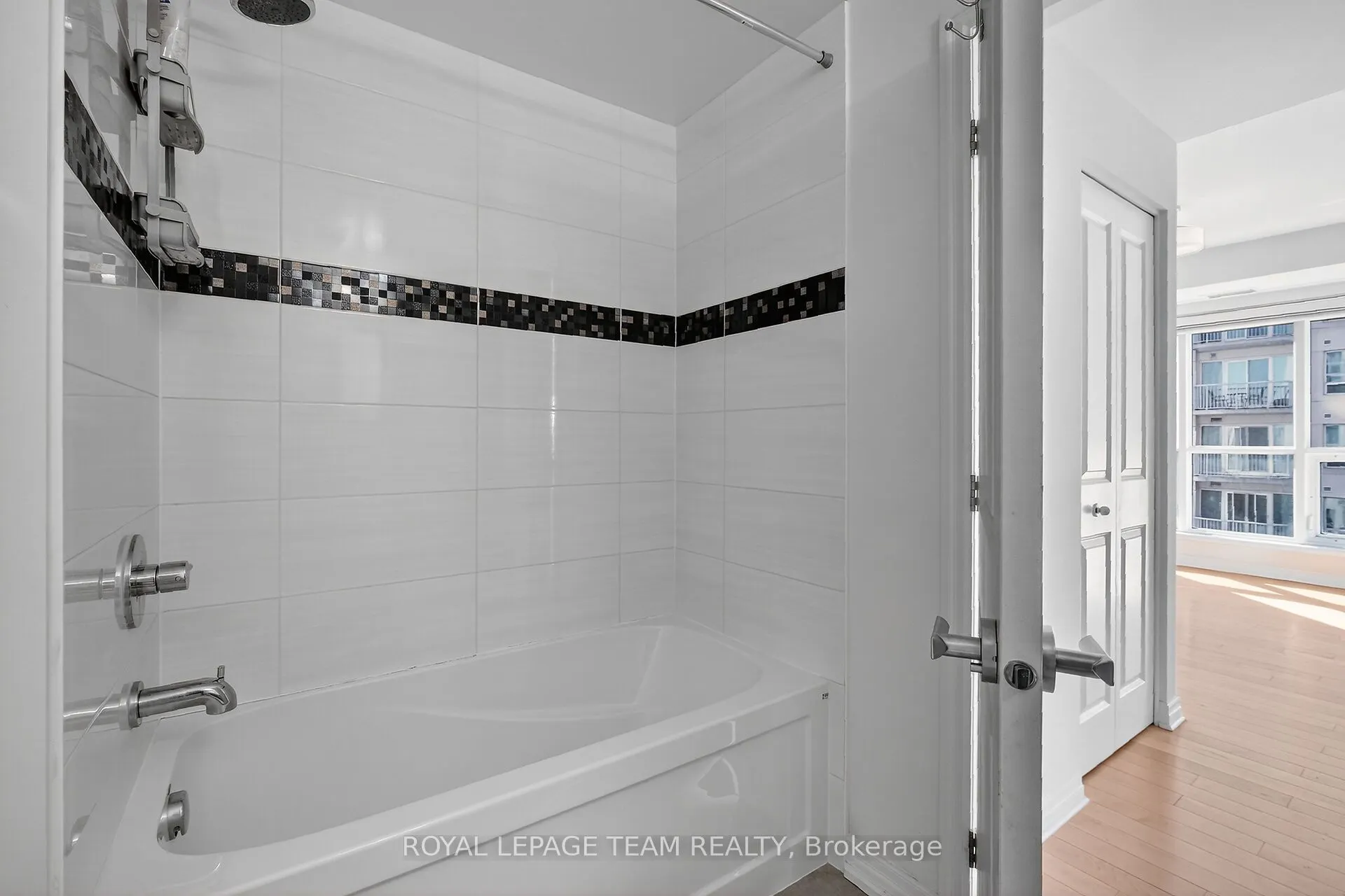 242 Rideau Street, #1601