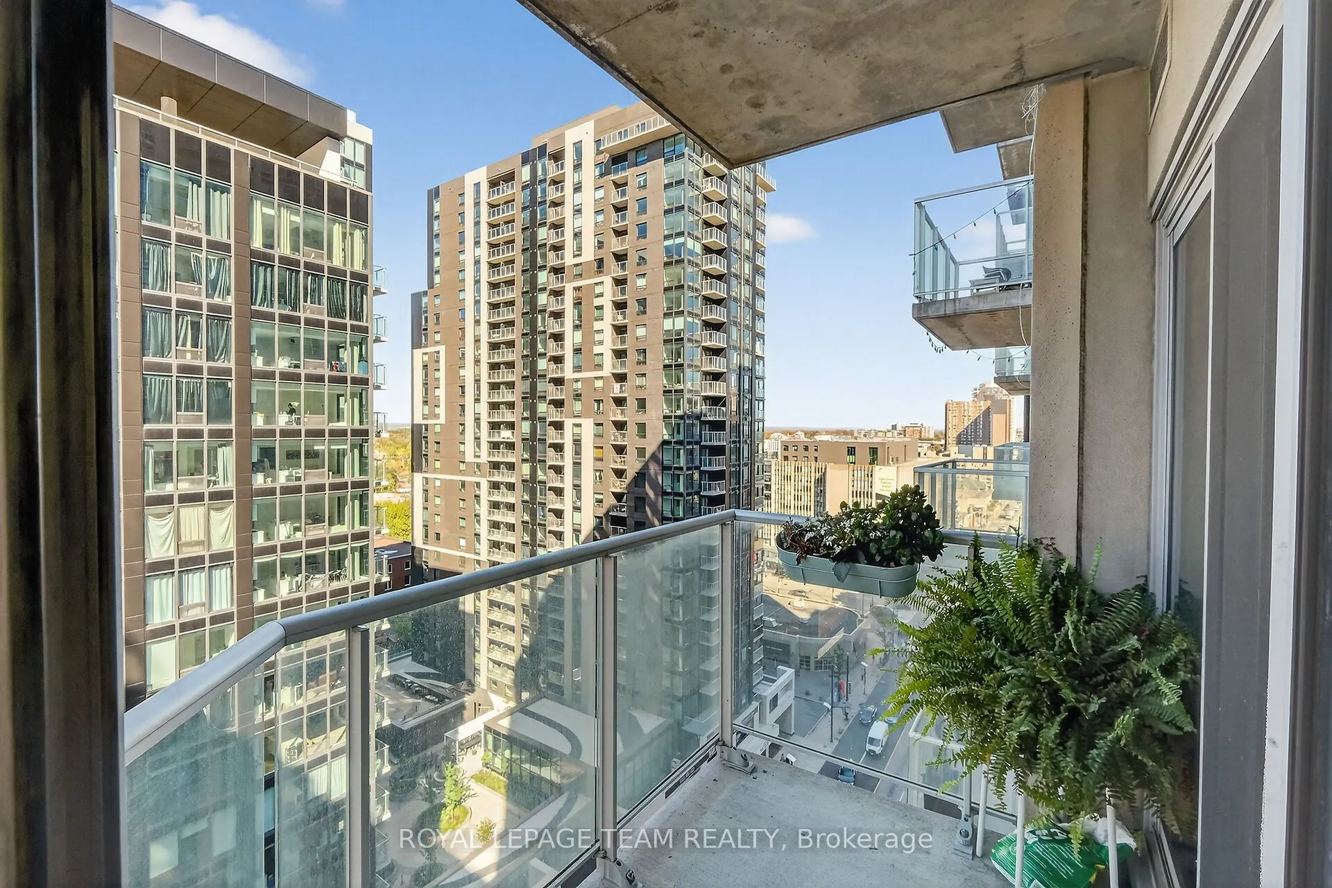 242 Rideau Street, #1601