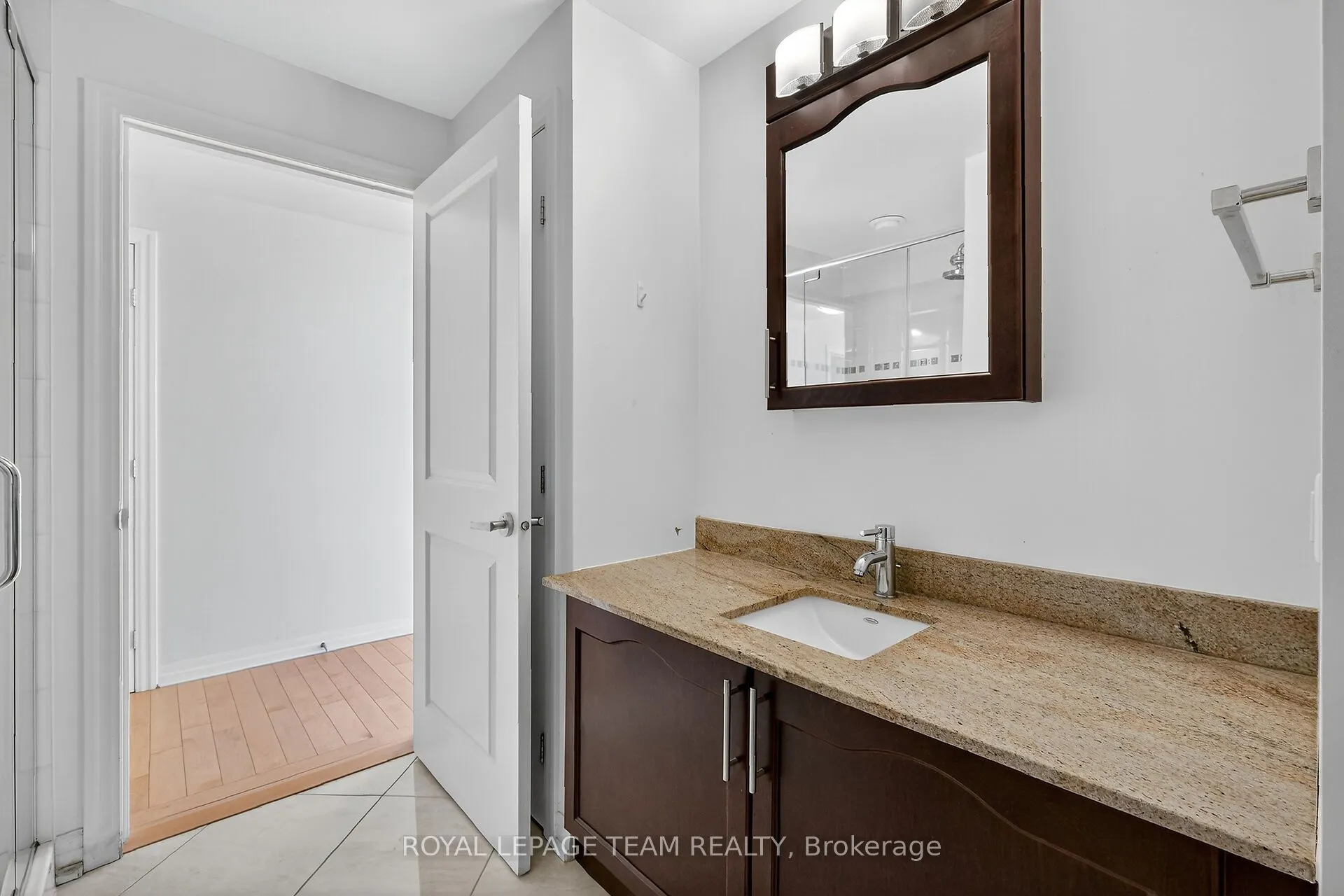 242 Rideau Street, #1601