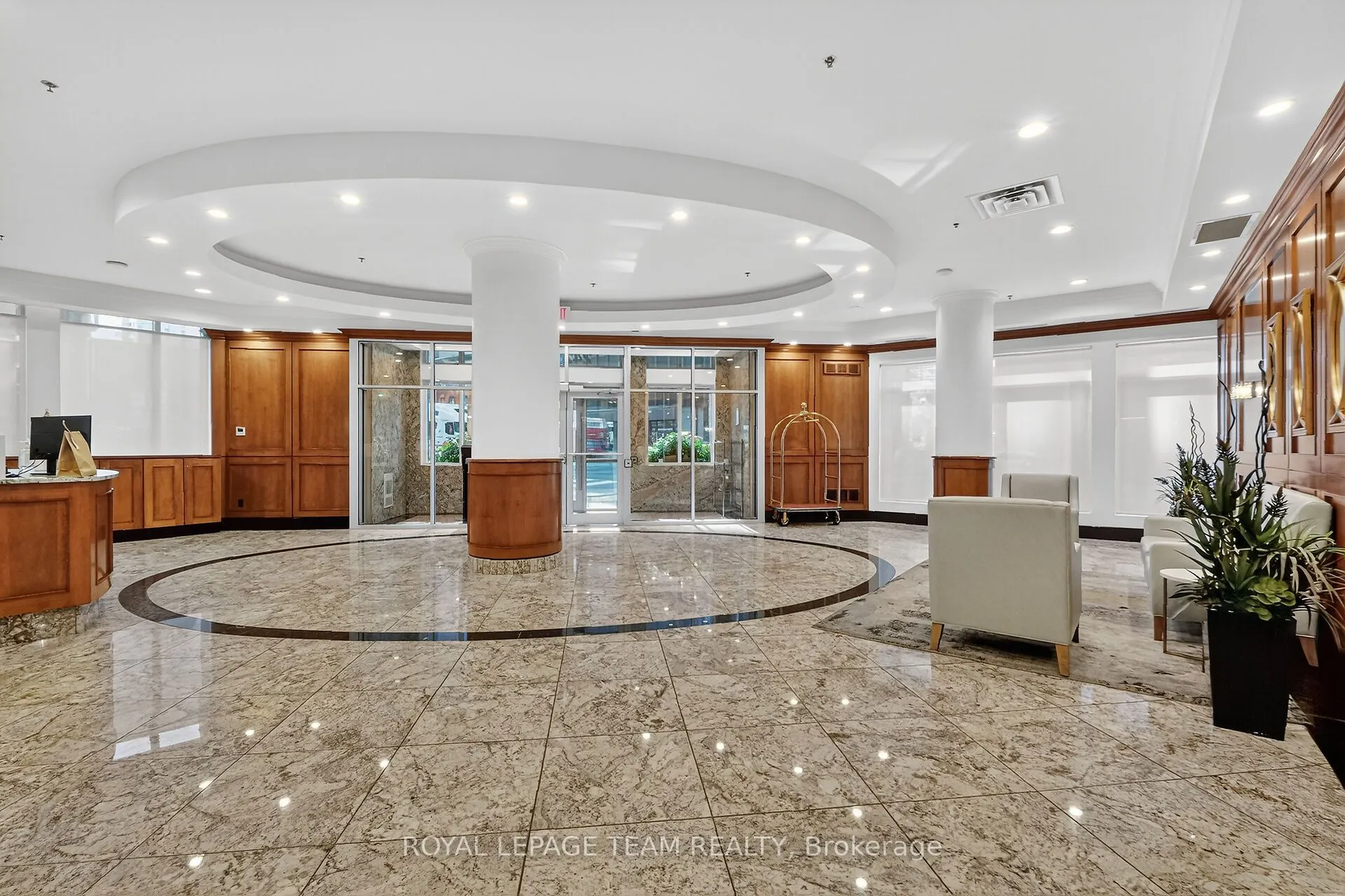 242 Rideau Street, #1601