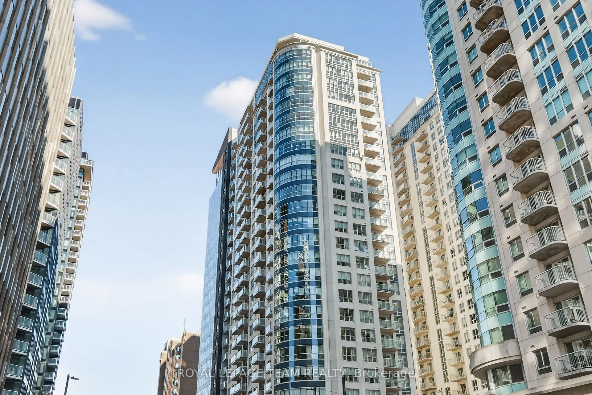 242 Rideau Street, #1601