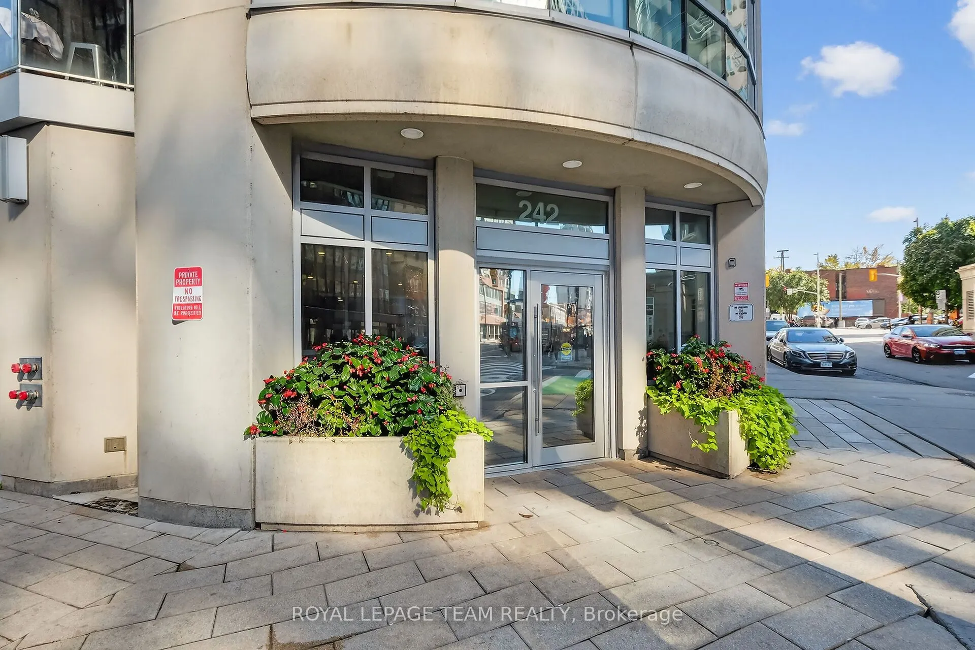 242 Rideau Street, #1601