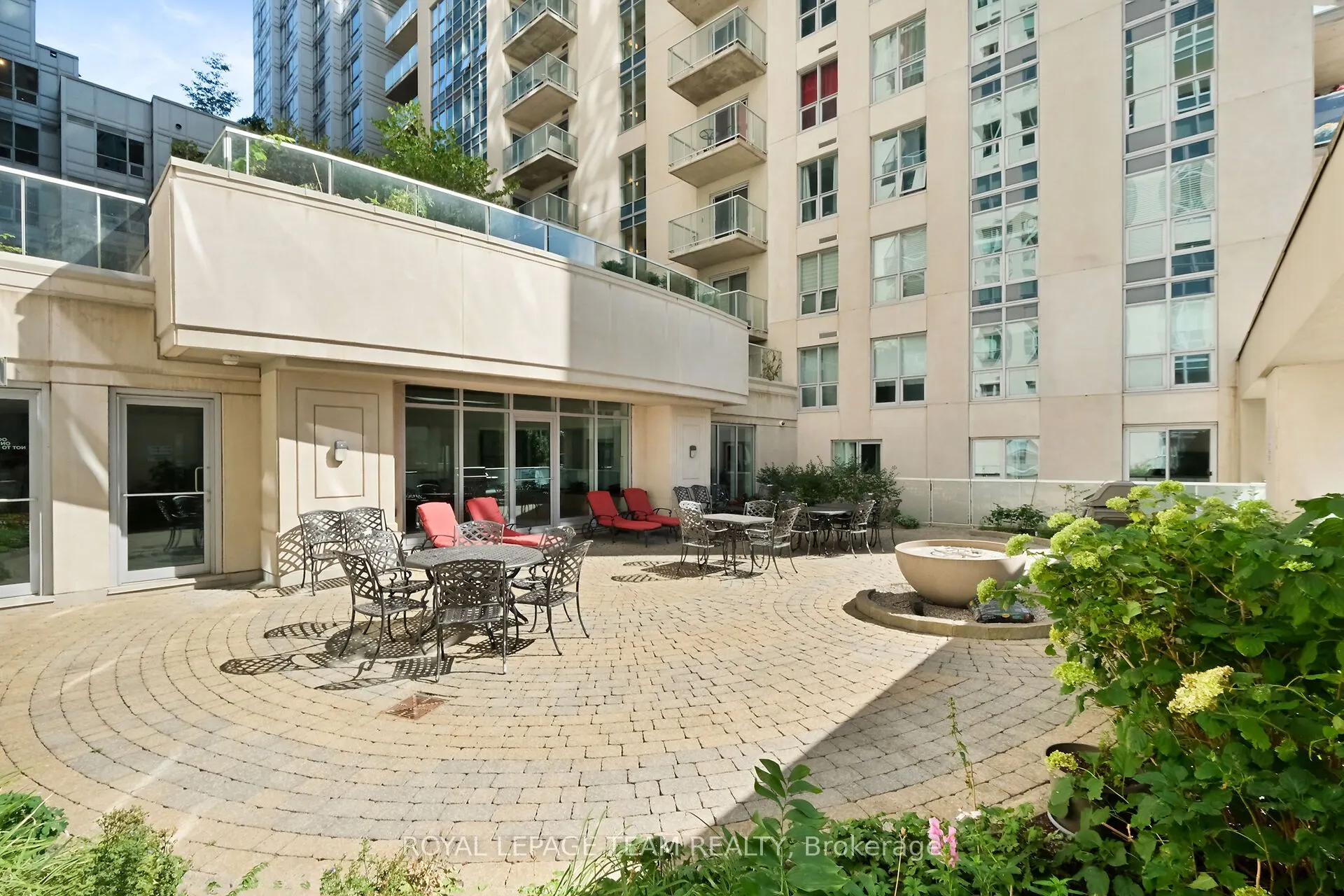 242 Rideau Street, #1601