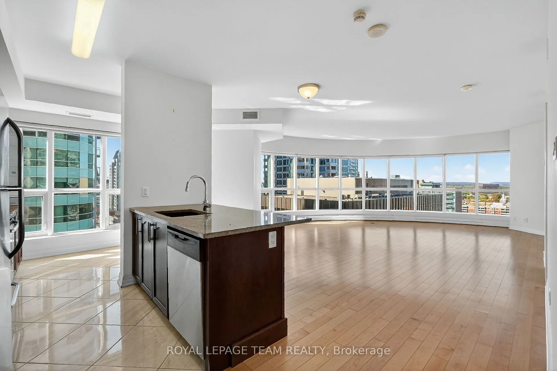 242 Rideau Street, #1601