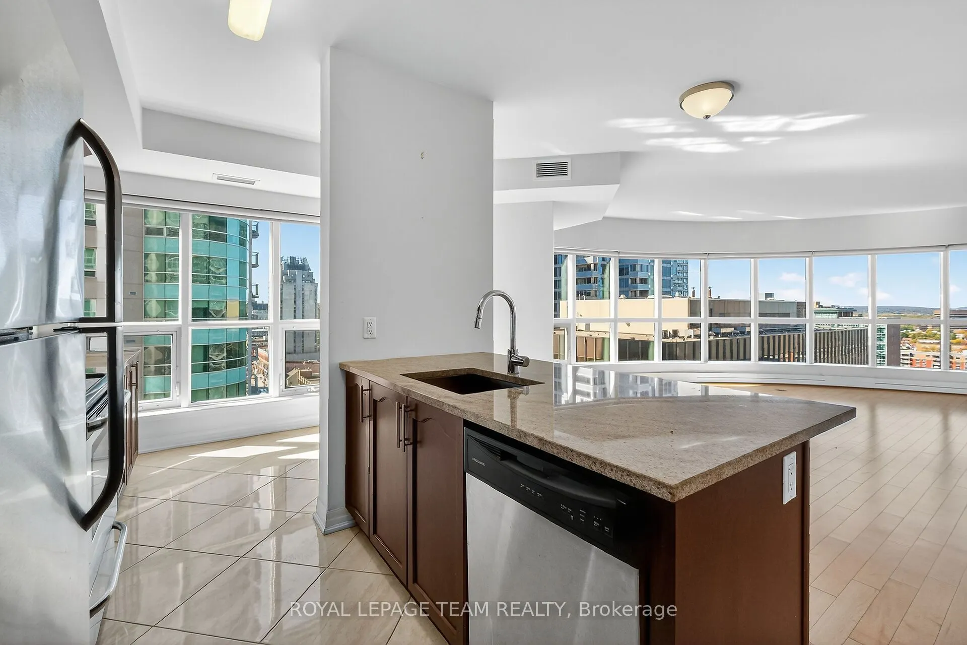 242 Rideau Street, #1601