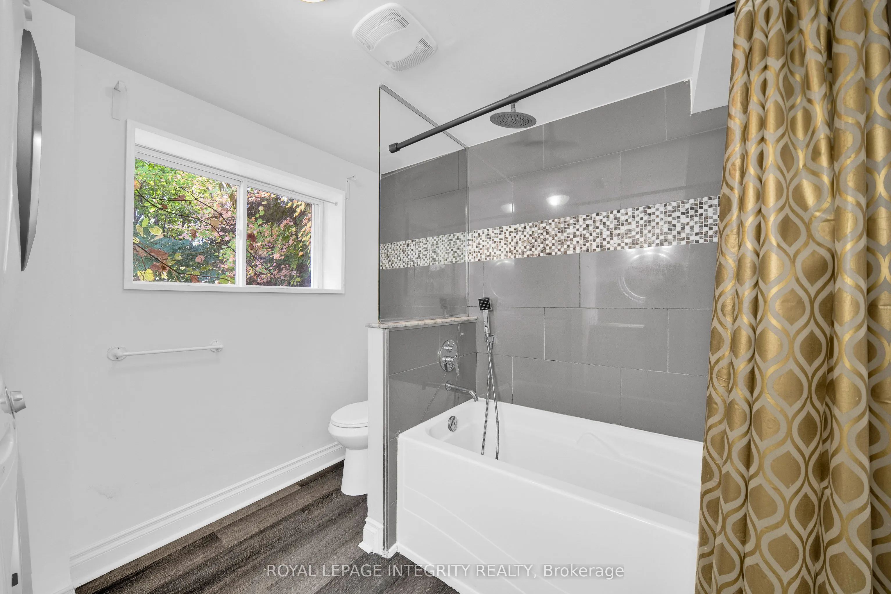 1896 Featherston Drive, #Unit B