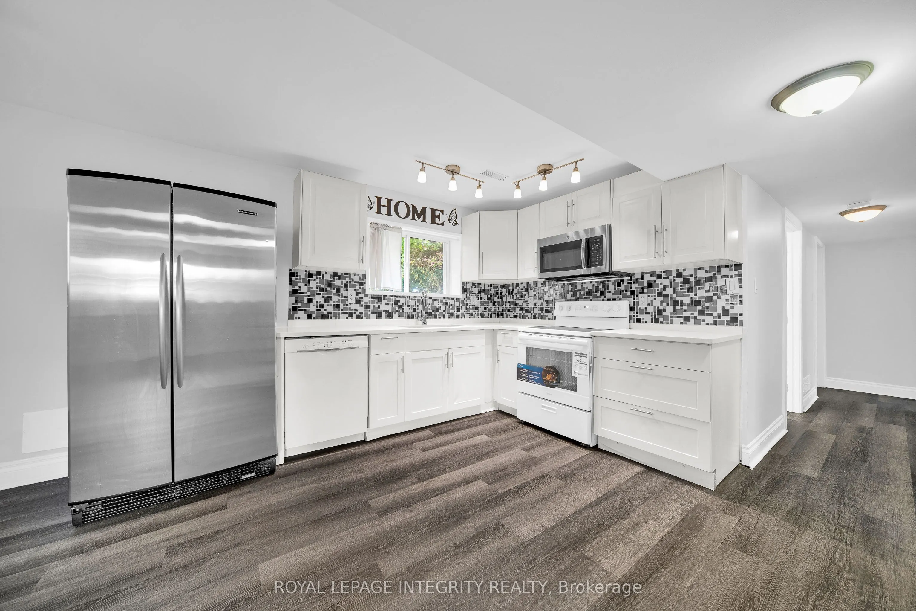 1896 Featherston Drive, #Unit B