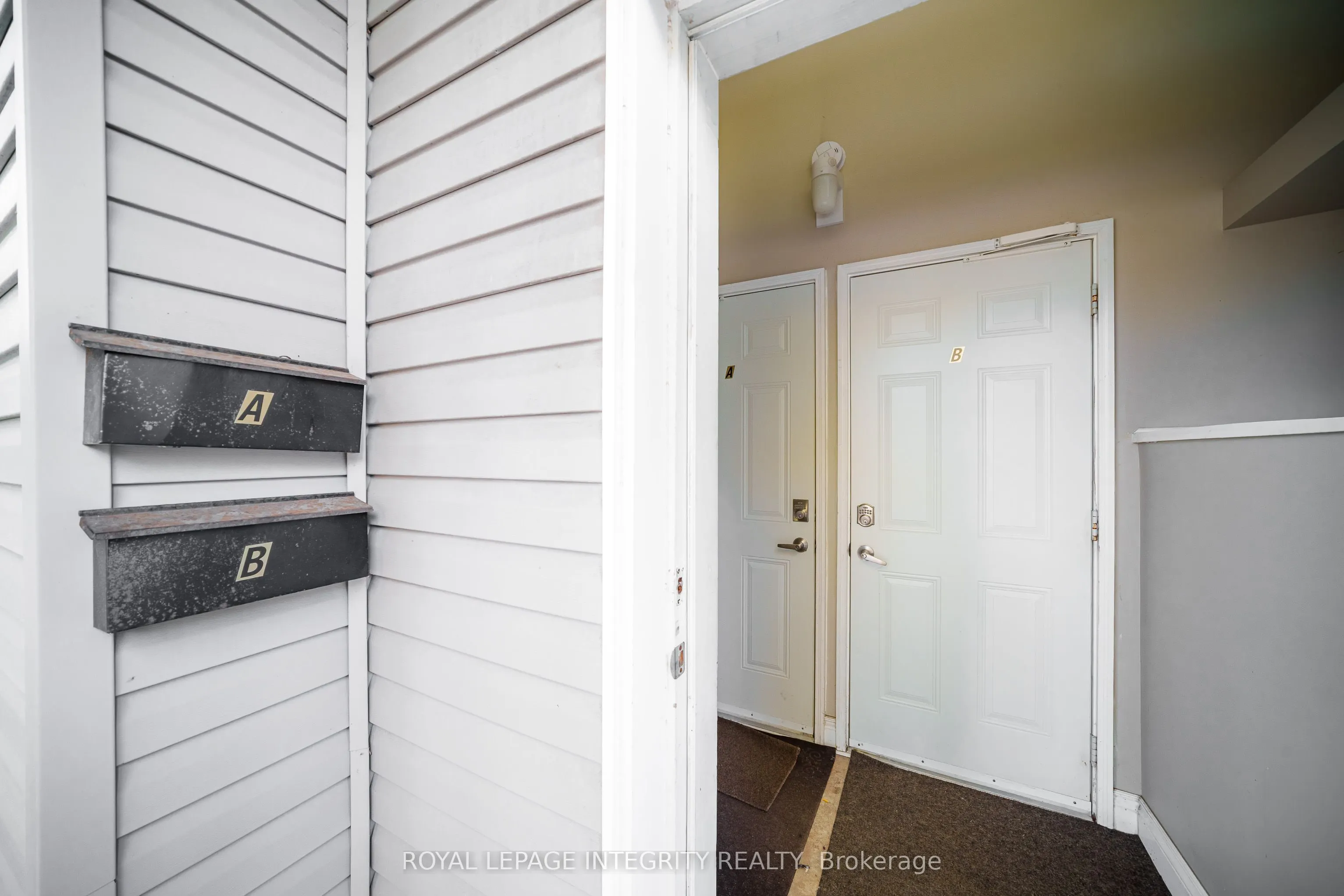 1896 Featherston Drive, #Unit B