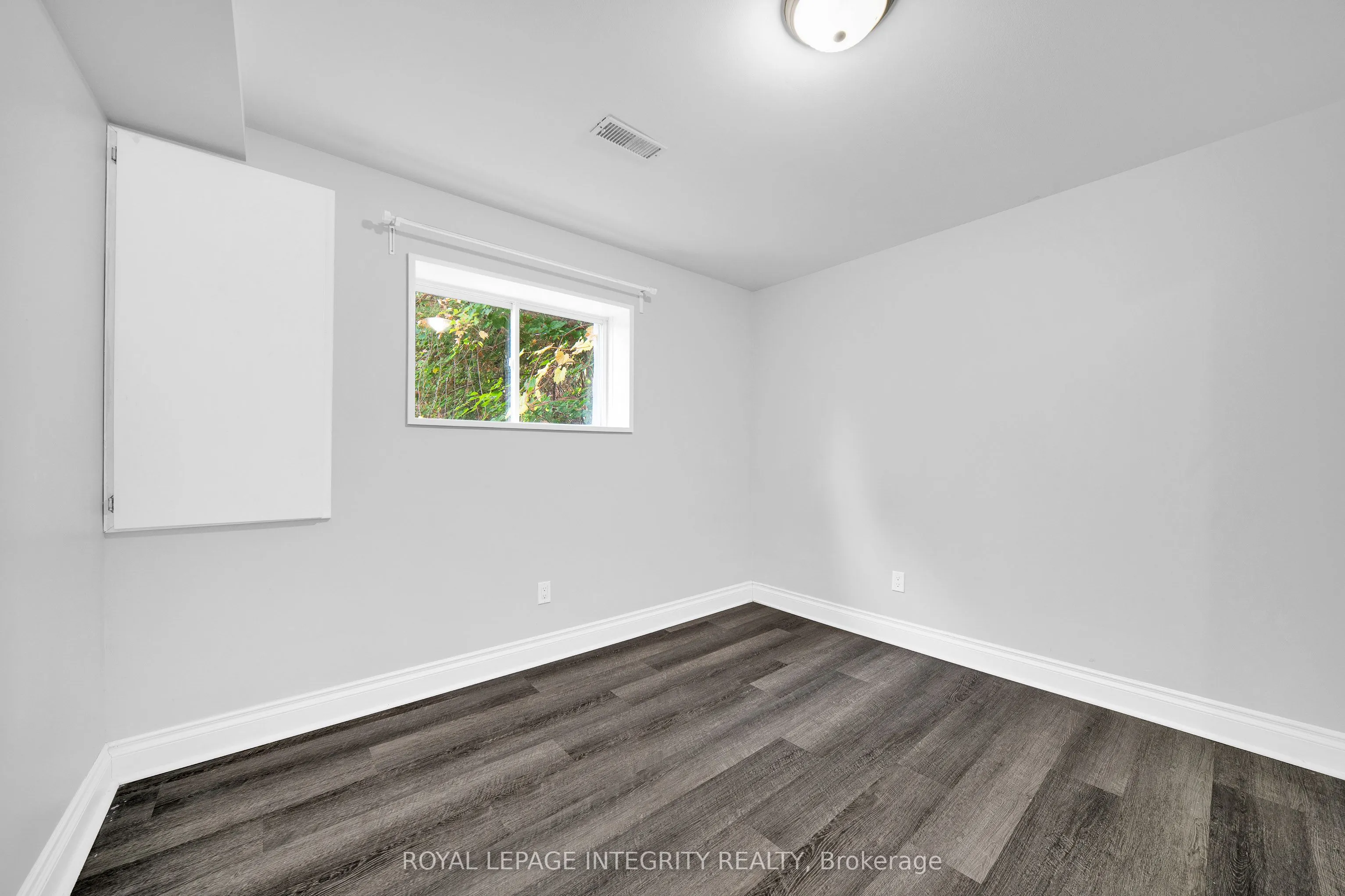 1896 Featherston Drive, #Unit B