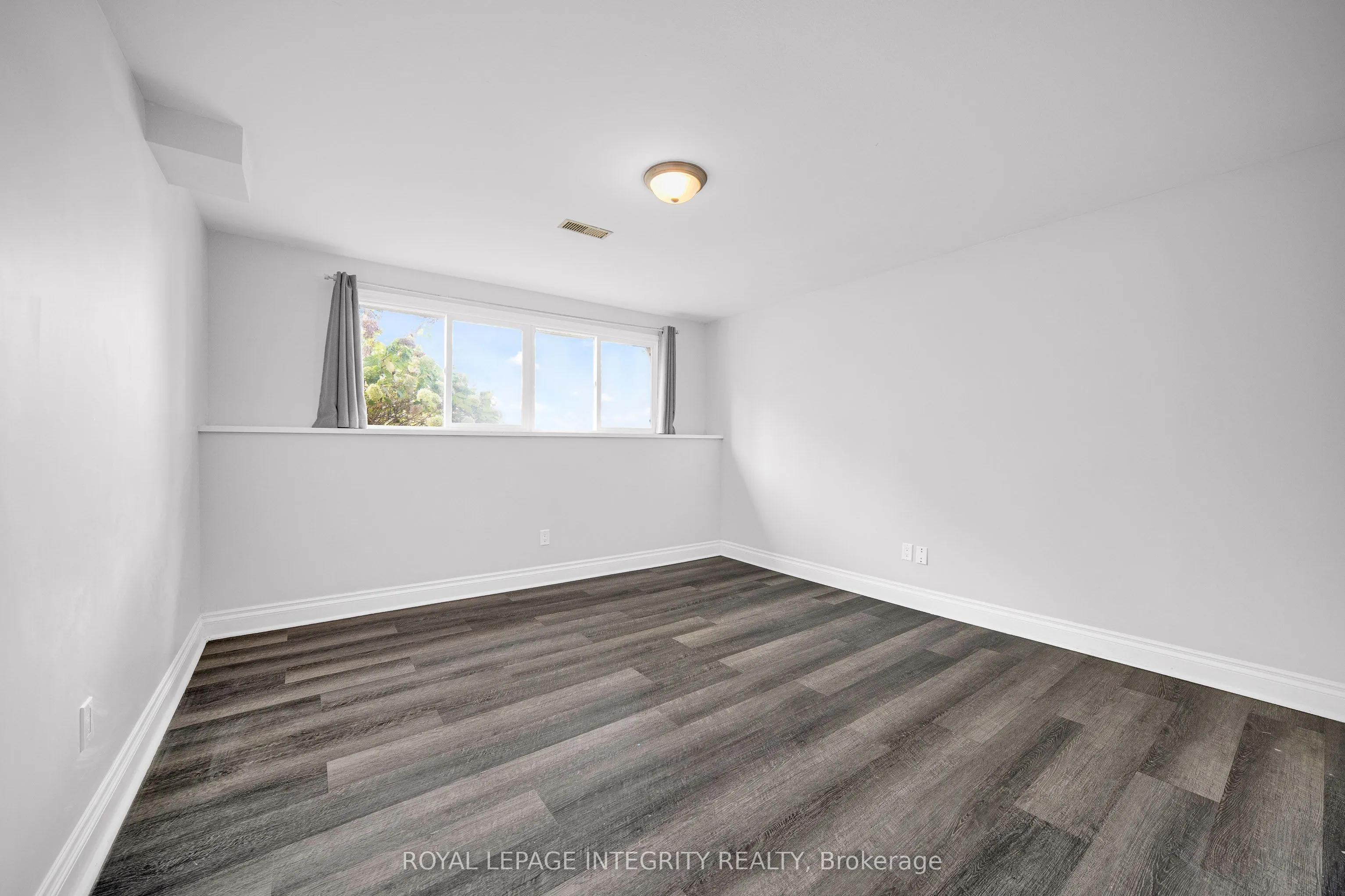 1896 Featherston Drive, #Unit B