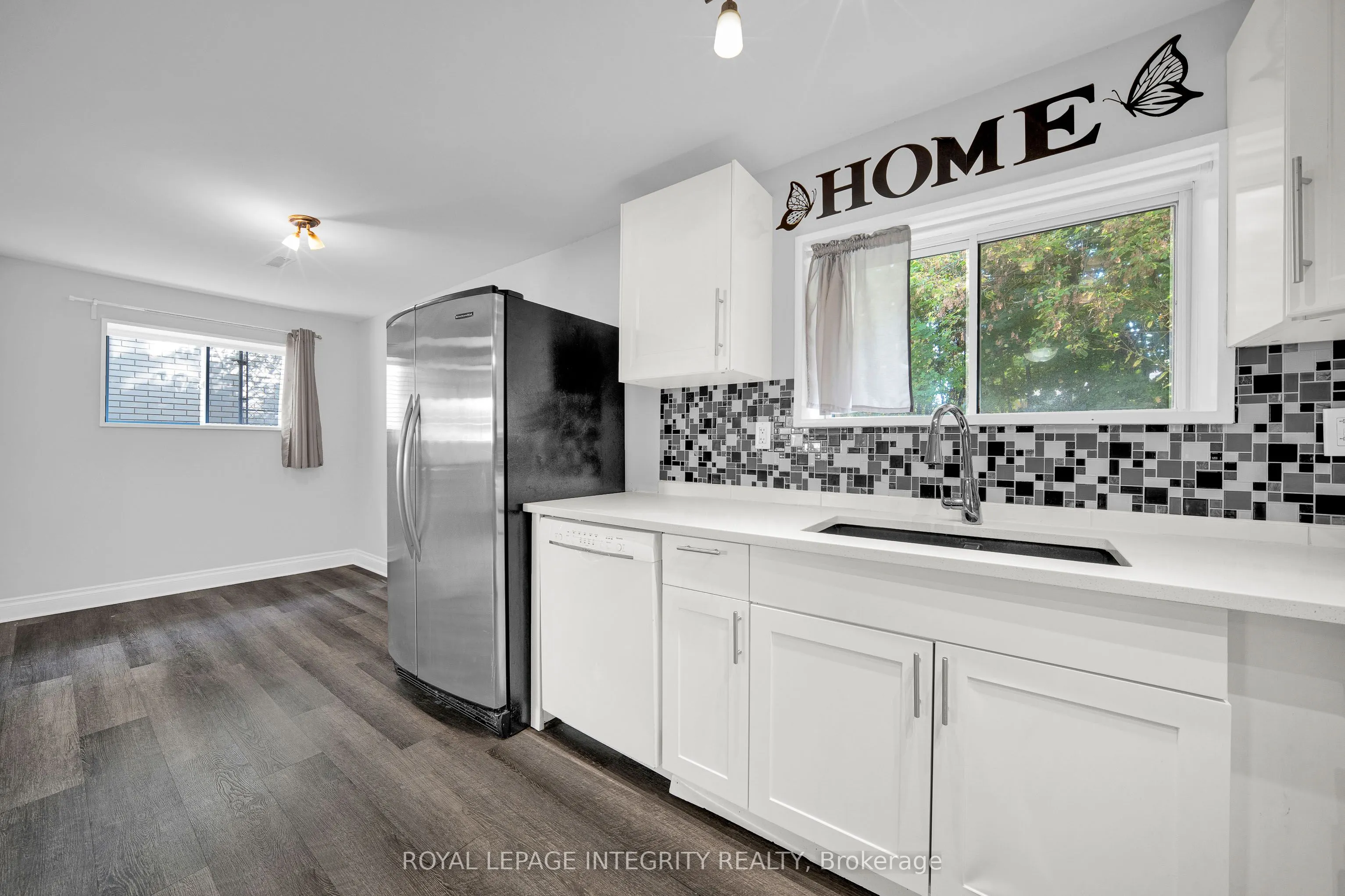 1896 Featherston Drive, #Unit B