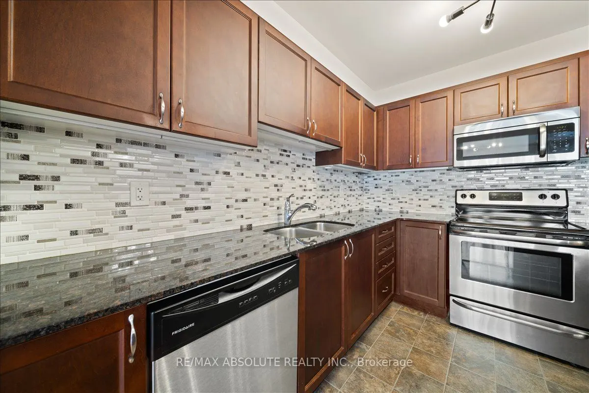 543 FOXLIGHT Circle