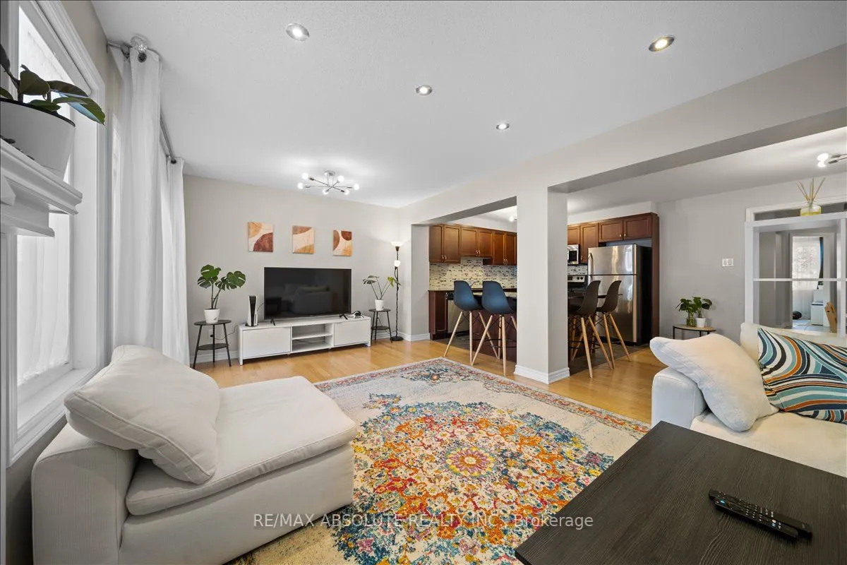 543 FOXLIGHT Circle