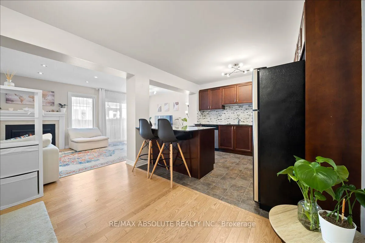 543 FOXLIGHT Circle
