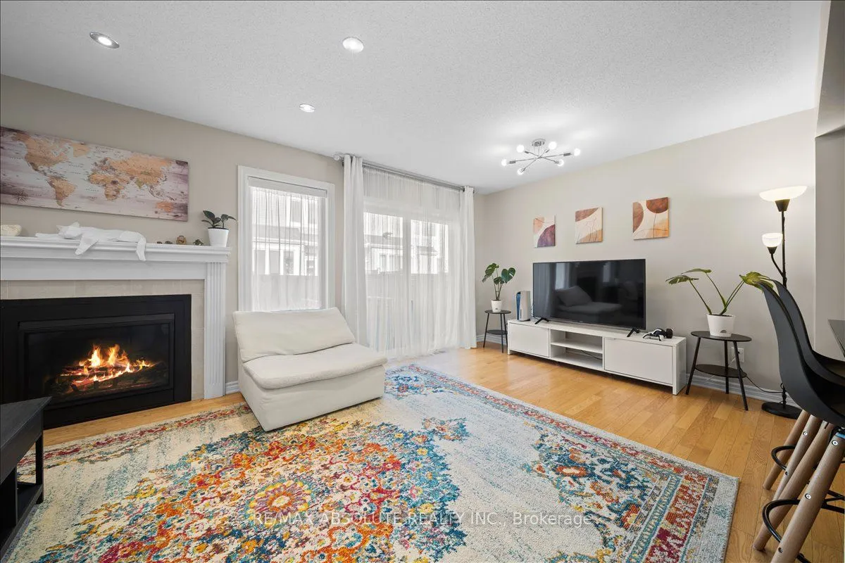 543 FOXLIGHT Circle