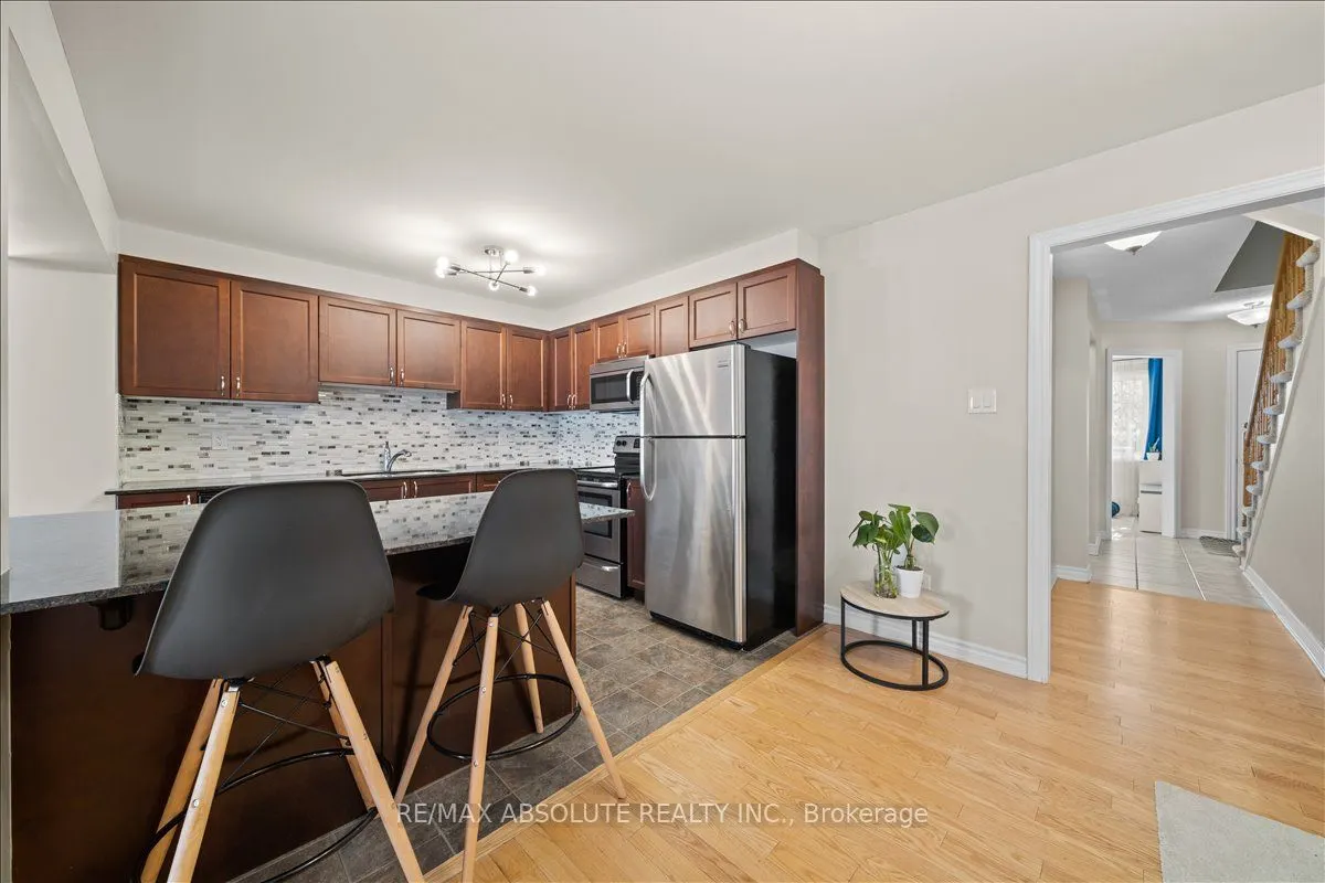 543 FOXLIGHT Circle